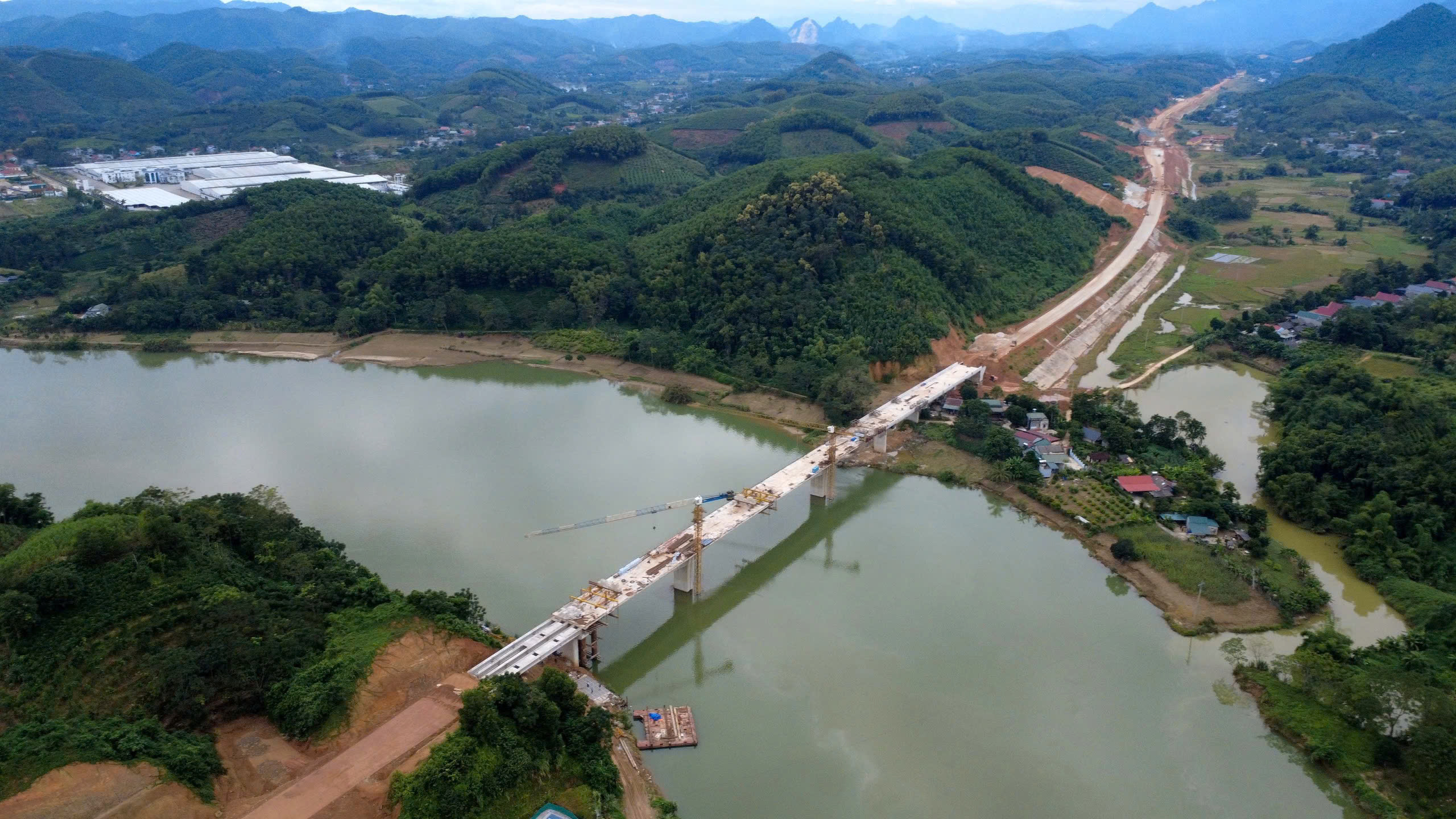 Đề xuất hơn 20.000 tỷ đồng ng&acirc;n s&aacute;ch Trung ương đầu tư ho&agrave;n chỉnh cao tốc qua Tuy&ecirc;n Quang- Ảnh 1.