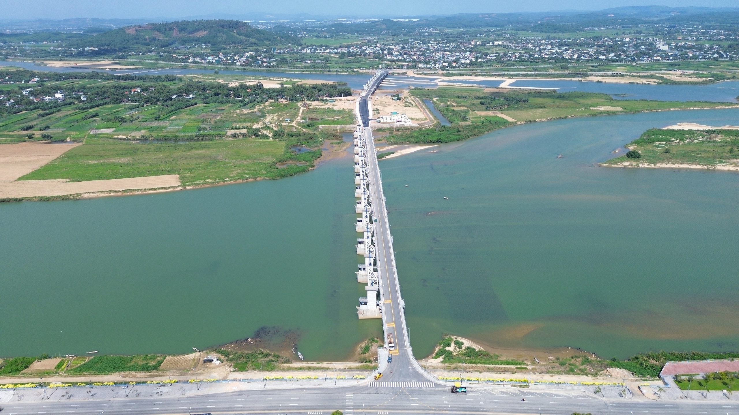 Sẵn s&agrave;ng th&ocirc;ng xe cầu thứ 7 bắc qua s&ocirc;ng Tr&agrave; Kh&uacute;c phục vụ người d&acirc;n đi lại dịp Tết- Ảnh 10.