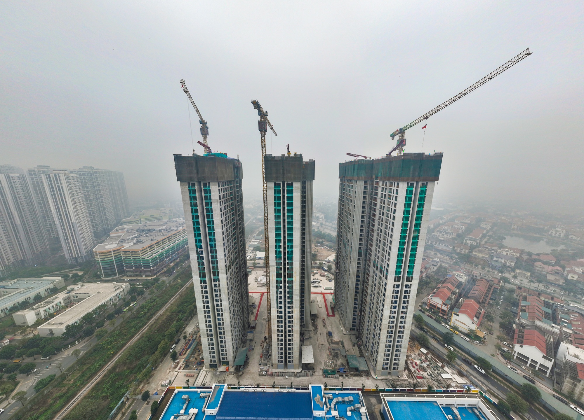 MIK Group chính thức cất nóc phân khu Imperia Smart City - The Victoria- Ảnh 2.