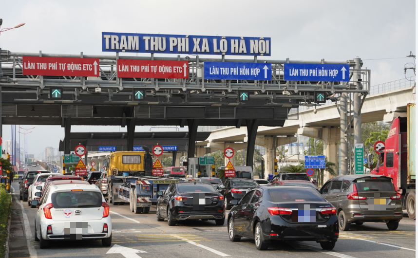 Lưu th&ocirc;ng qua trạm thu ph&iacute; ng&agrave;y Tết, chủ xe cần ch&uacute; &yacute; g&igrave; để kh&ocirc;ng bị xử phạt?- Ảnh 1.