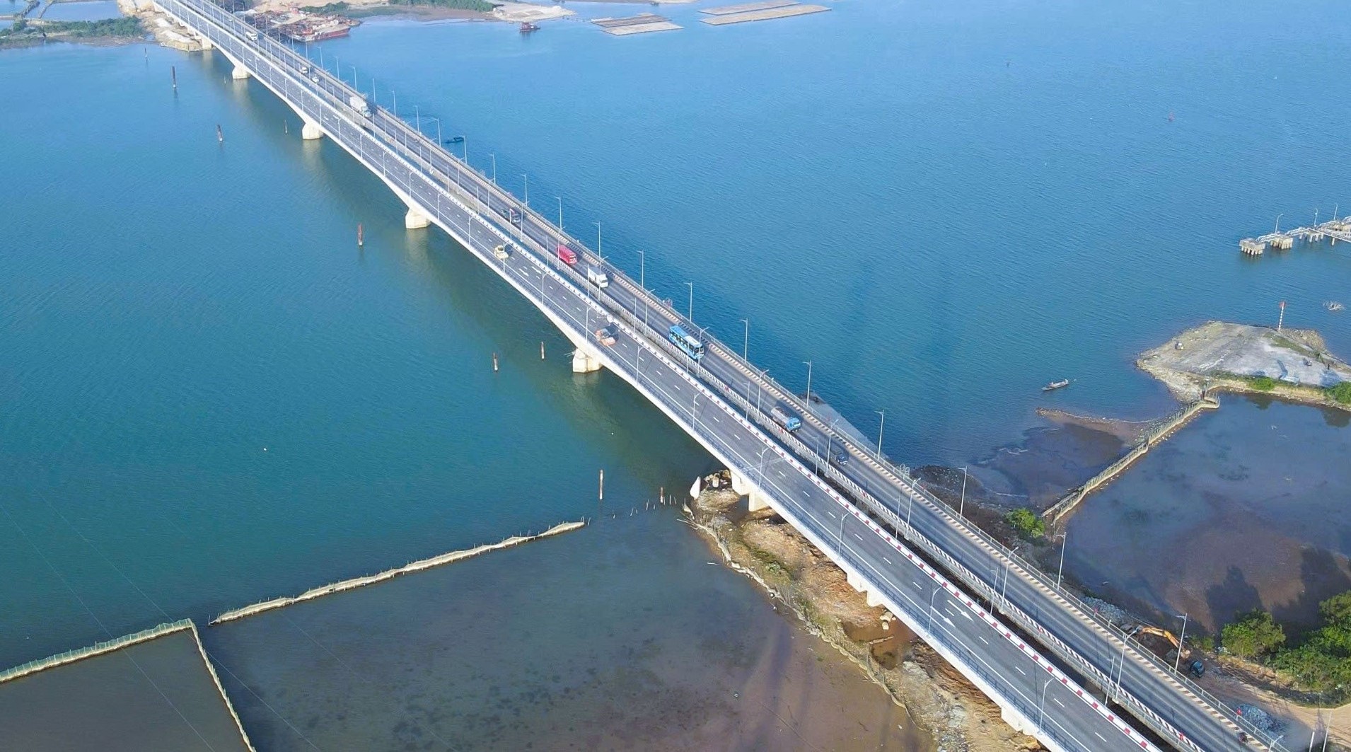 Ho&agrave;n th&agrave;nh mở rộng hai cầu tr&ecirc;n quốc lộ 1 qua Quảng Trị, x&oacute;a điểm nghẽn lưu th&ocirc;ng dịp Tết- Ảnh 2.