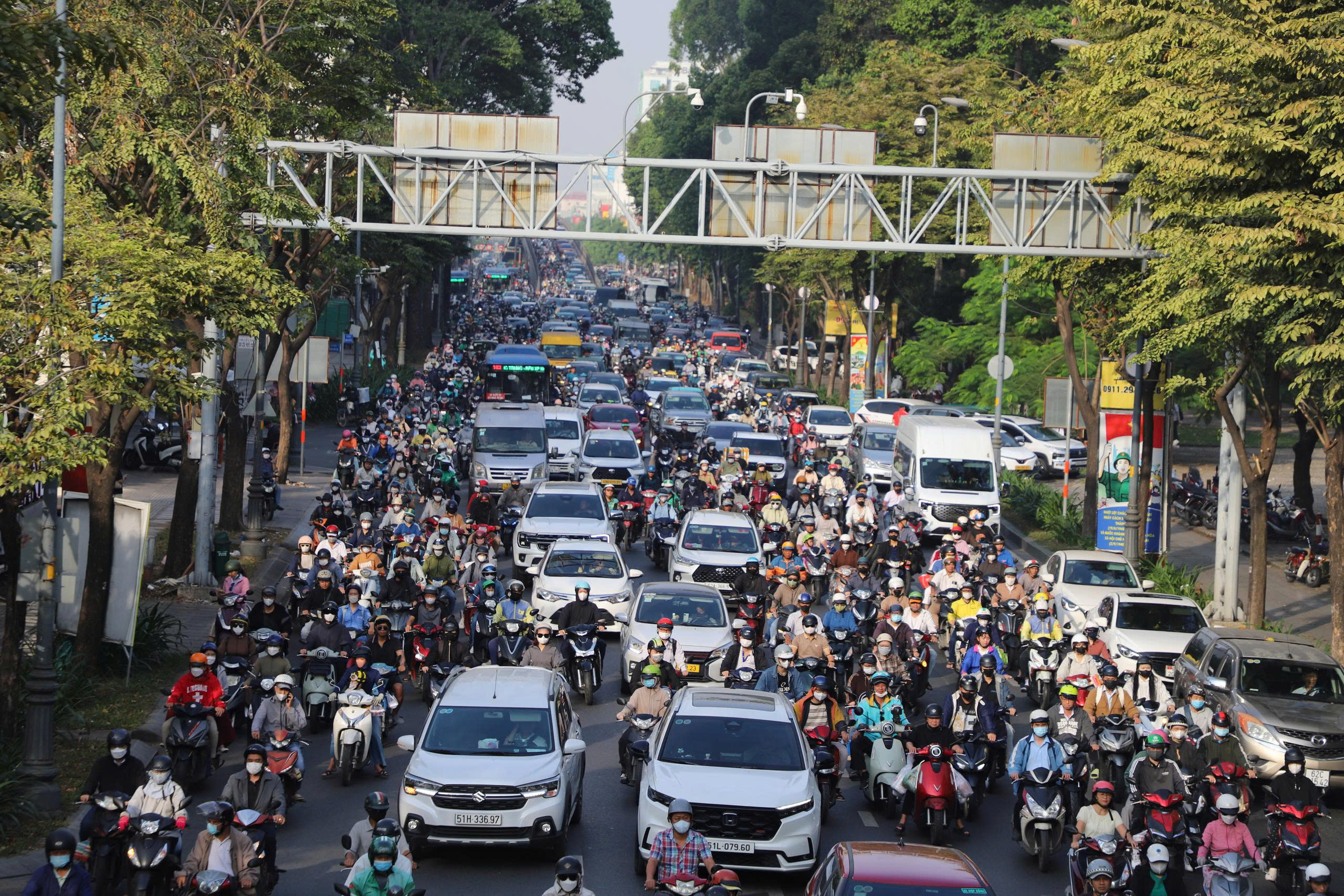 C&oacute; nh&agrave; ga T3, v&igrave; sao giao th&ocirc;ng quanh s&acirc;n bay T&acirc;n Sơn Nhất vẫn &ugrave;n ứ?- Ảnh 1.