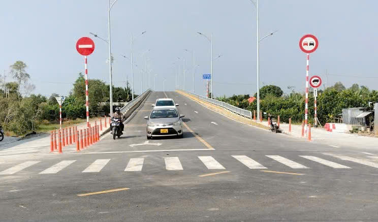 Th&ocirc;ng xe c&acirc;y cầu cuối c&ugrave;ng tr&ecirc;n tuyến ĐT844 ở Đồng Th&aacute;p.- Ảnh 1.