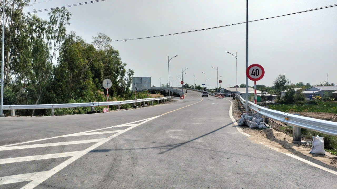 Th&ocirc;ng xe c&acirc;y cầu cuối c&ugrave;ng tr&ecirc;n tuyến ĐT844 ở Đồng Th&aacute;p.- Ảnh 2.