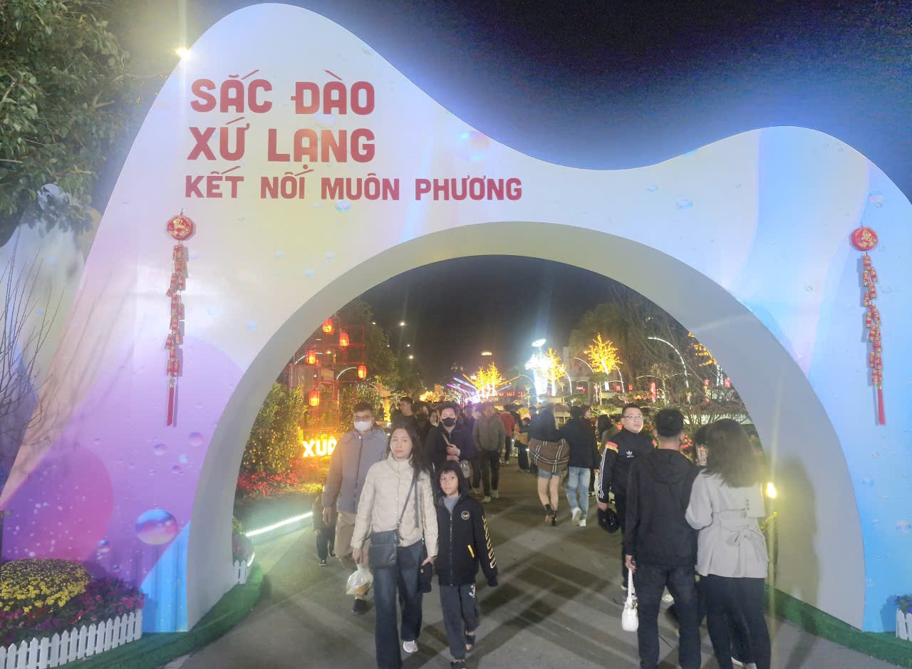 Ấn tượng chương tr&igrave;nh khai mạc lễ hội hoa đ&agrave;o Xứ Lạng 2026- Ảnh 9.