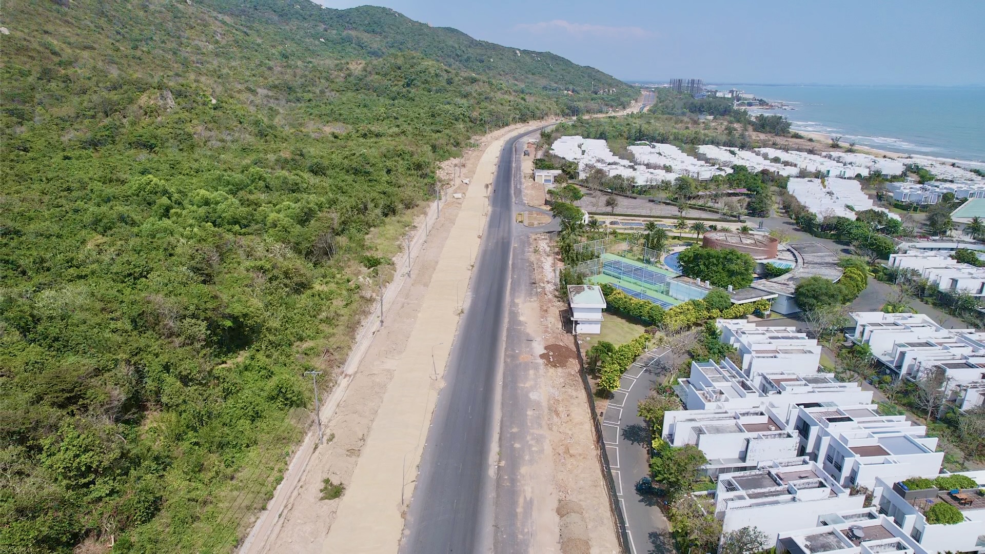 Gần 77km đại lộ ven biển Vũng T&agrave;u - B&igrave;nh Thuận dần thay "&aacute;o mới"- Ảnh 17.