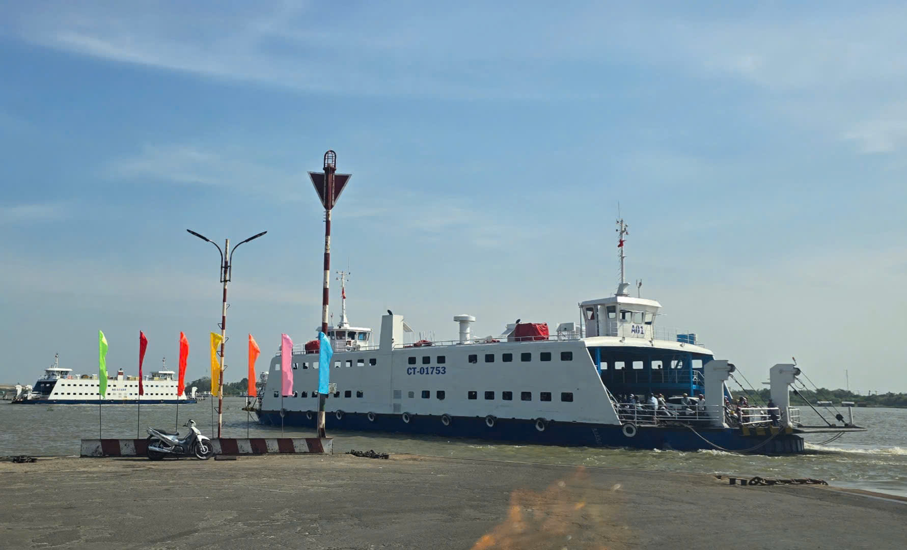 C&aacute;c bến ph&agrave; An Giang vận h&agrave;nh hết c&ocirc;ng suất trong cao điểm Tết B&iacute;nh Ngọ- Ảnh 1.