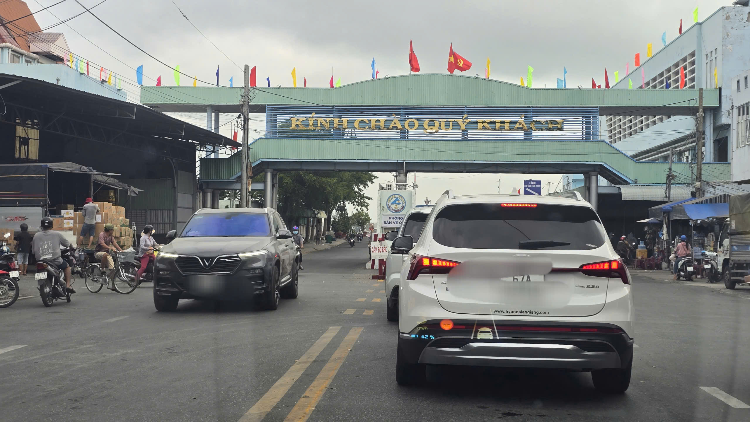 C&aacute;c bến ph&agrave; An Giang vận h&agrave;nh hết c&ocirc;ng suất trong cao điểm Tết B&iacute;nh Ngọ- Ảnh 2.