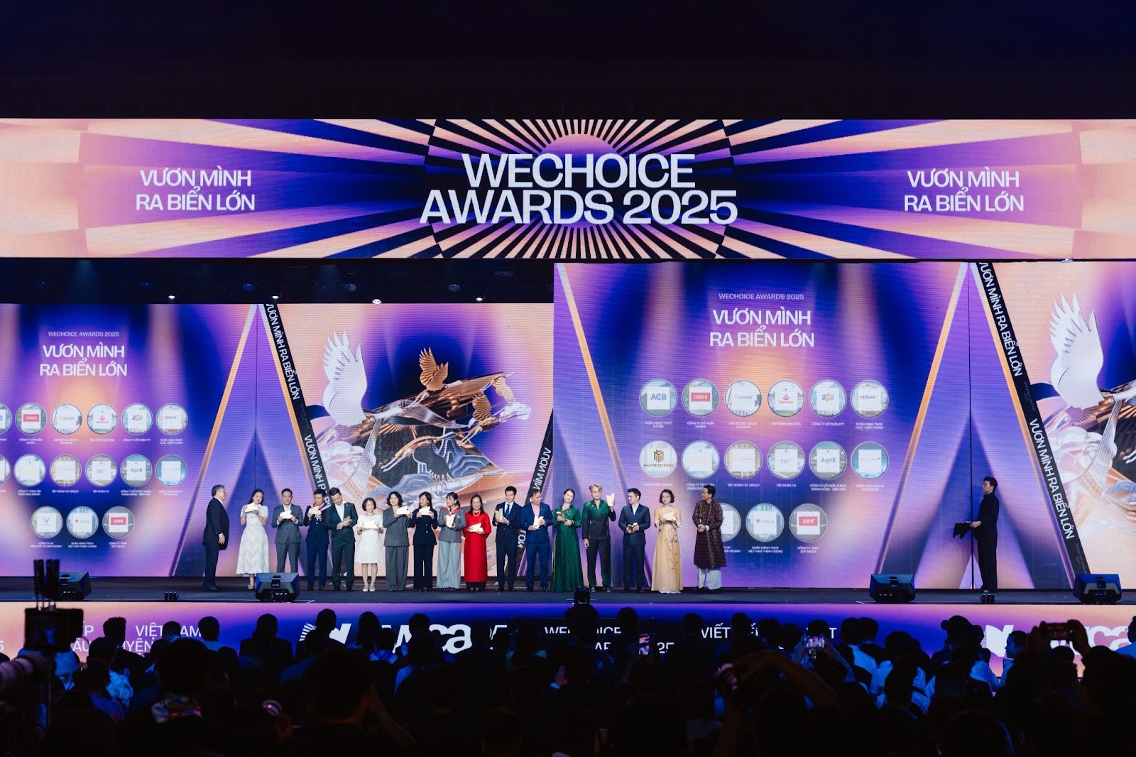 Masterise Homes được vinh danh hạng mục “Vươn mình ra biển lớn” tại WeChoice Award 2025- Ảnh 1. Masterise Homes được vinh danh hạng mục “Vươn mình ra biển lớn” tại WeChoice Award 2025- Ảnh 1.