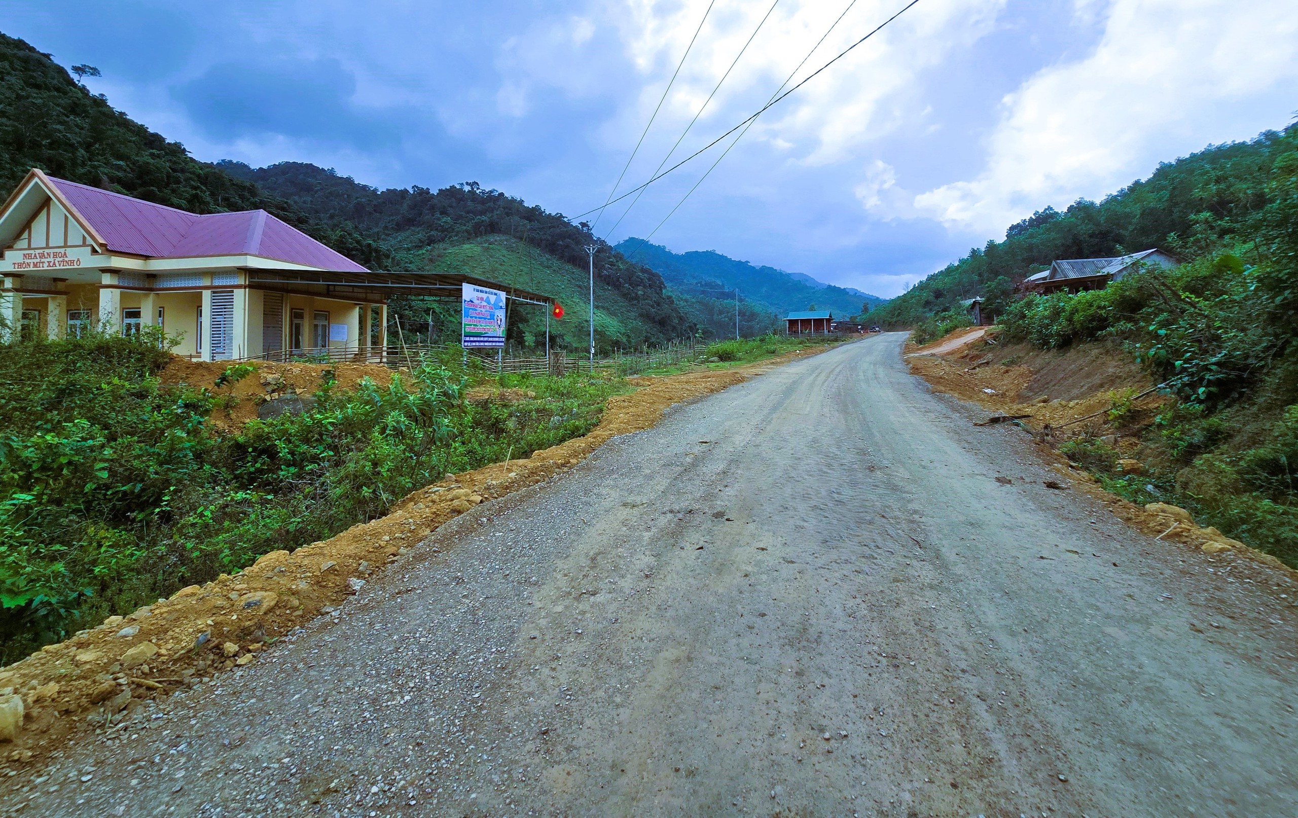 Cận cảnh tuyến nối hai nh&aacute;nh đường Hồ Ch&iacute; Minh vừa được l&ugrave;i hạn ho&agrave;n th&agrave;nh sang 2026- Ảnh 9.