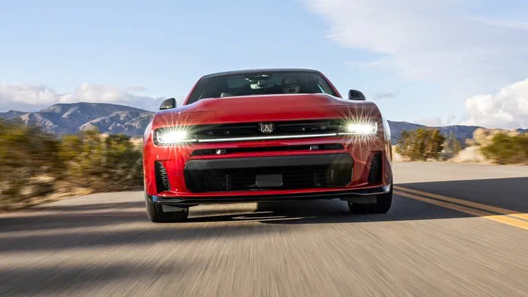 Xe cơ bắp Dodge Charger Sixpack gây tiếc nuối vì thiếu tiếng gầm động cơ- Ảnh 1.