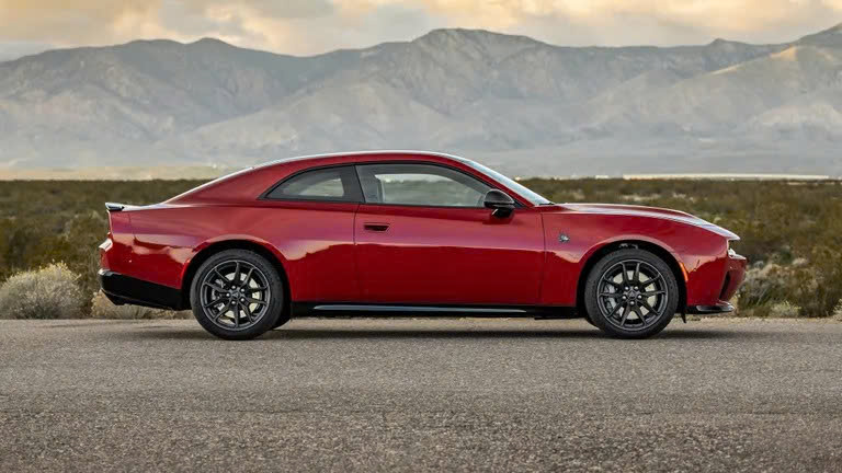 Xe cơ bắp Dodge Charger Sixpack gây tiếc nuối vì thiếu tiếng gầm động cơ- Ảnh 5.