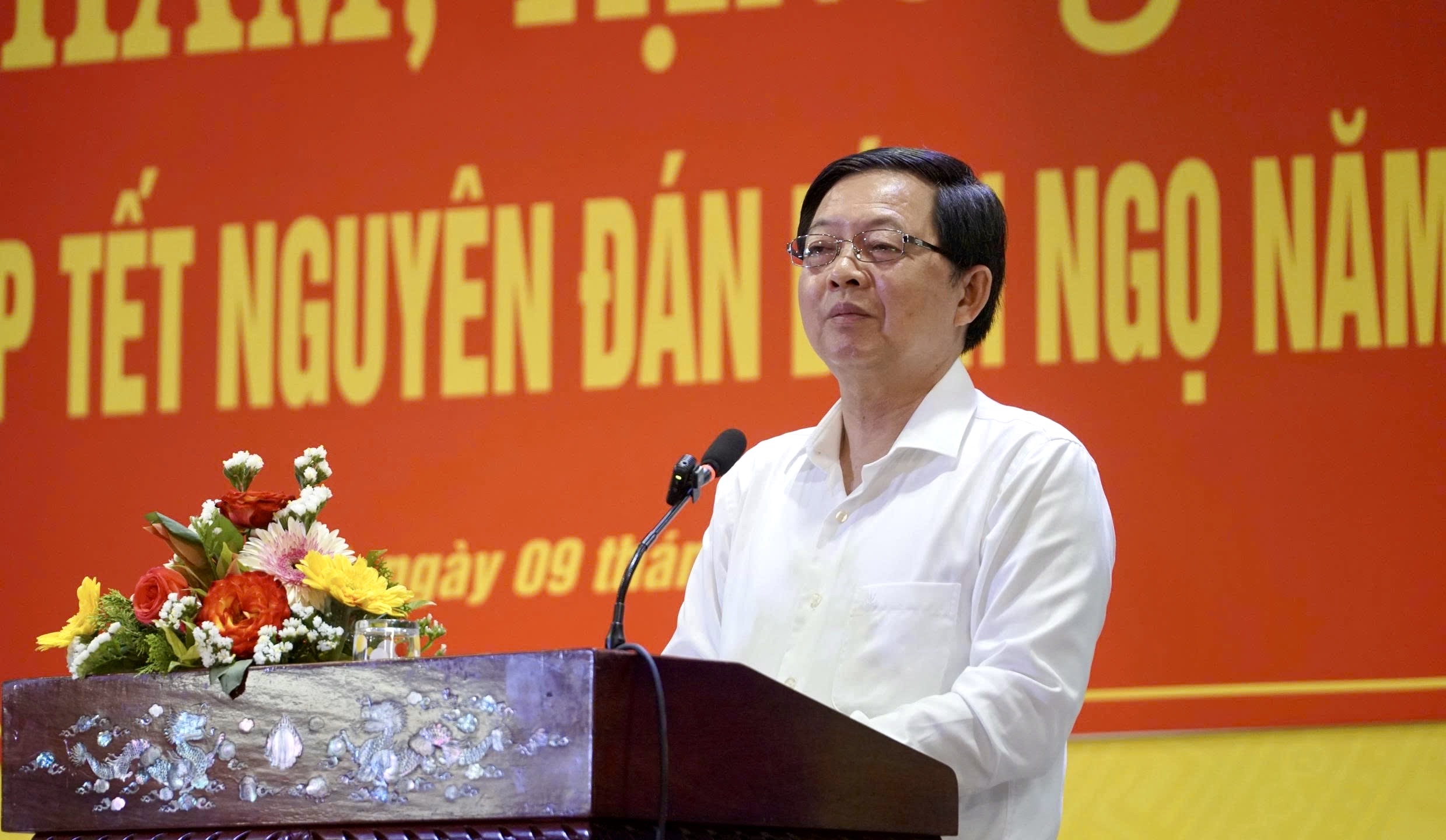 Ph&oacute; Thủ tướng Hồ Quốc Dũng: Mong b&agrave; con v&ugrave;ng rốn lũ vươn l&ecirc;n, đ&oacute;n Tết đầm ấm- Ảnh 1.