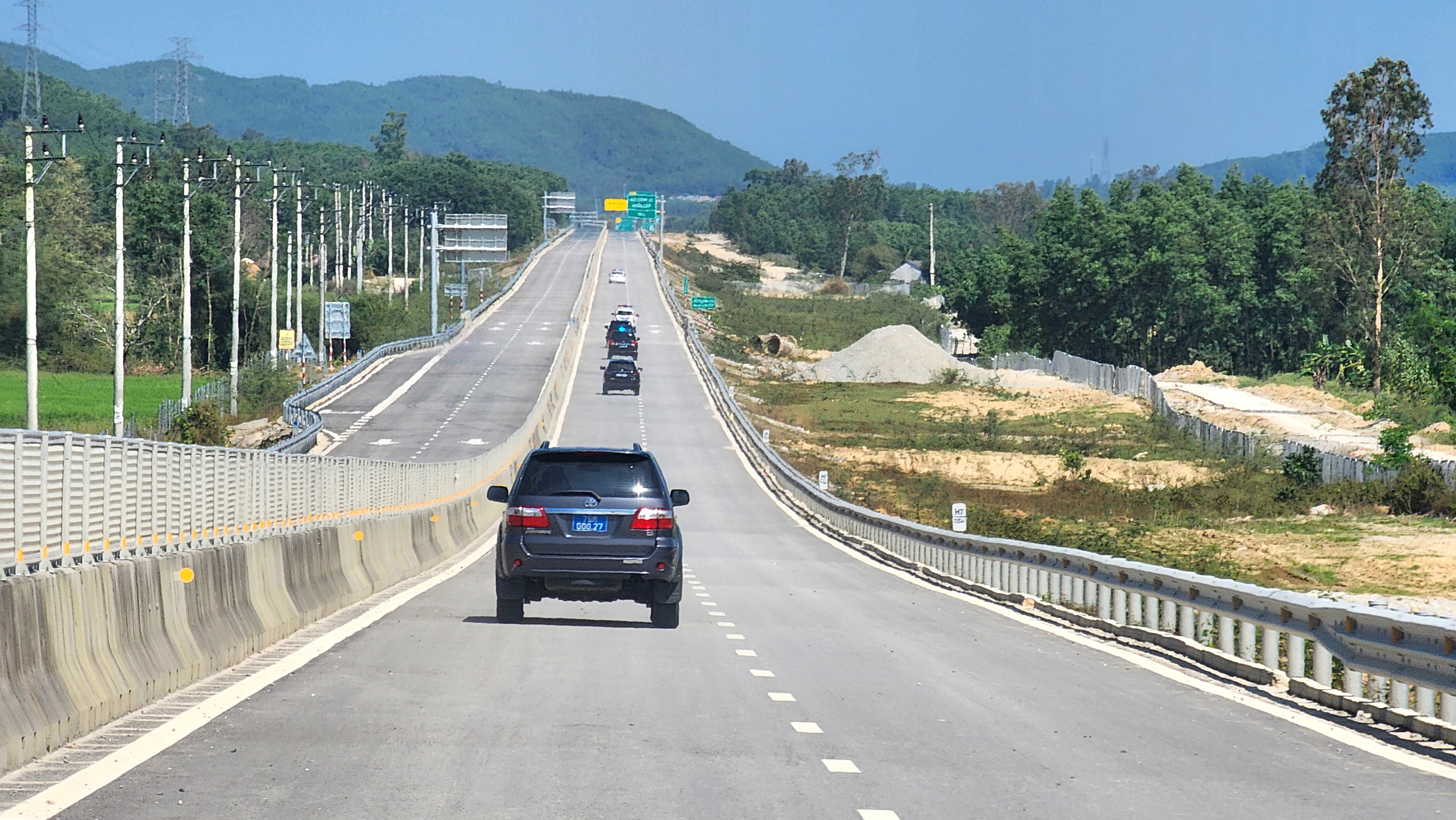 Thủ tướng: Phát huy tối đa hiệu quả cao tốc Quảng Ngãi - Hoài Nhơn khi đưa vào khai thác- Ảnh 2. Thủ tướng: Phát huy tối đa hiệu quả cao tốc Quảng Ngãi - Hoài Nhơn khi đưa vào khai thác- Ảnh 2.