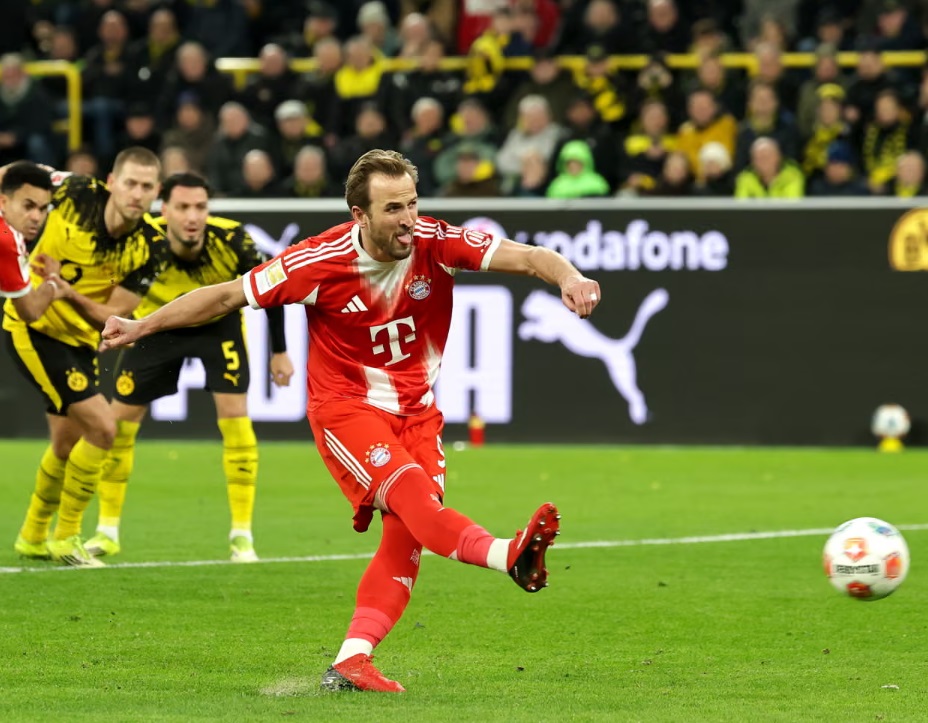 Ngược dòng hạ Dortmund, Bayern Munich củng cố vững chắc vị trí dẫn đầu- Ảnh 2. Ngược dòng hạ Dortmund, Bayern Munich củng cố vững chắc vị trí dẫn đầu- Ảnh 2.