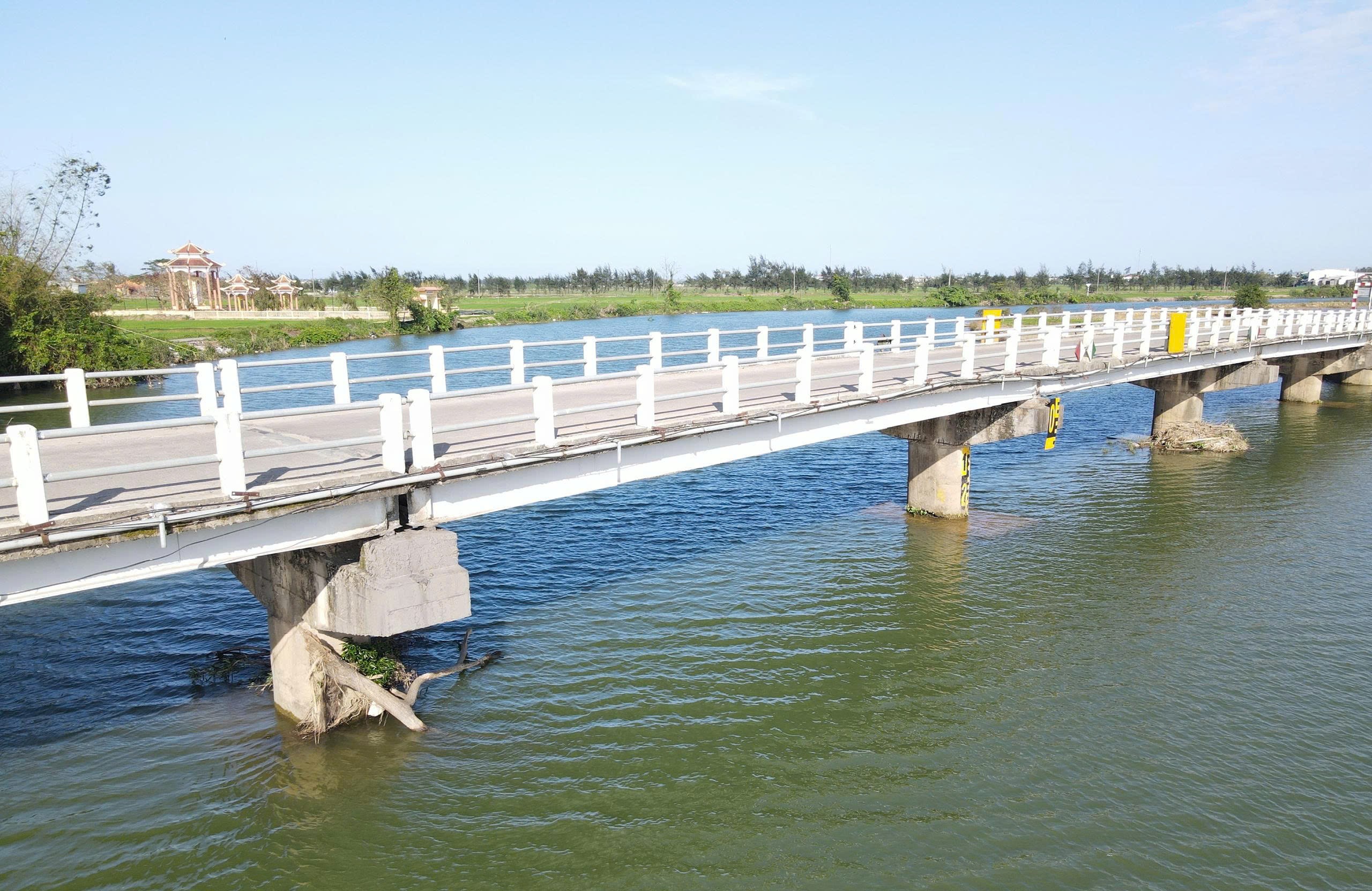 Cận cảnh cầu Thanh Hà xuống cấp, sắp được xây mới ở Huế- Ảnh 5. Cận cảnh cầu Thanh Hà xuống cấp, sắp được xây mới ở Huế- Ảnh 5.