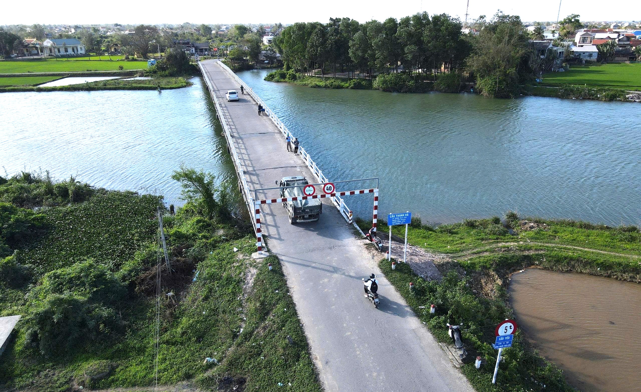 Cận cảnh cầu Thanh Hà xuống cấp, sắp được xây mới ở Huế- Ảnh 3. Cận cảnh cầu Thanh Hà xuống cấp, sắp được xây mới ở Huế- Ảnh 3.