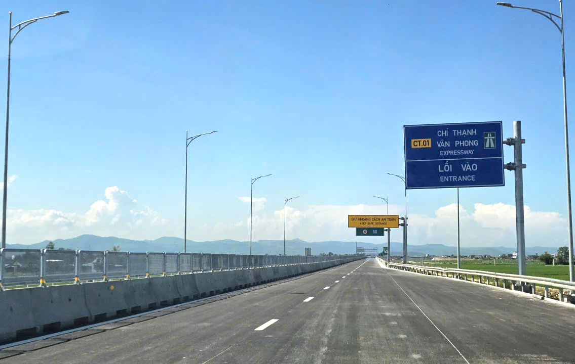 Phấn đấu hoàn thành cao tốc Chí Thạnh - Vân Phong trong tháng 3- Ảnh 3. Phấn đấu hoàn thành cao tốc Chí Thạnh - Vân Phong trong tháng 3- Ảnh 3.