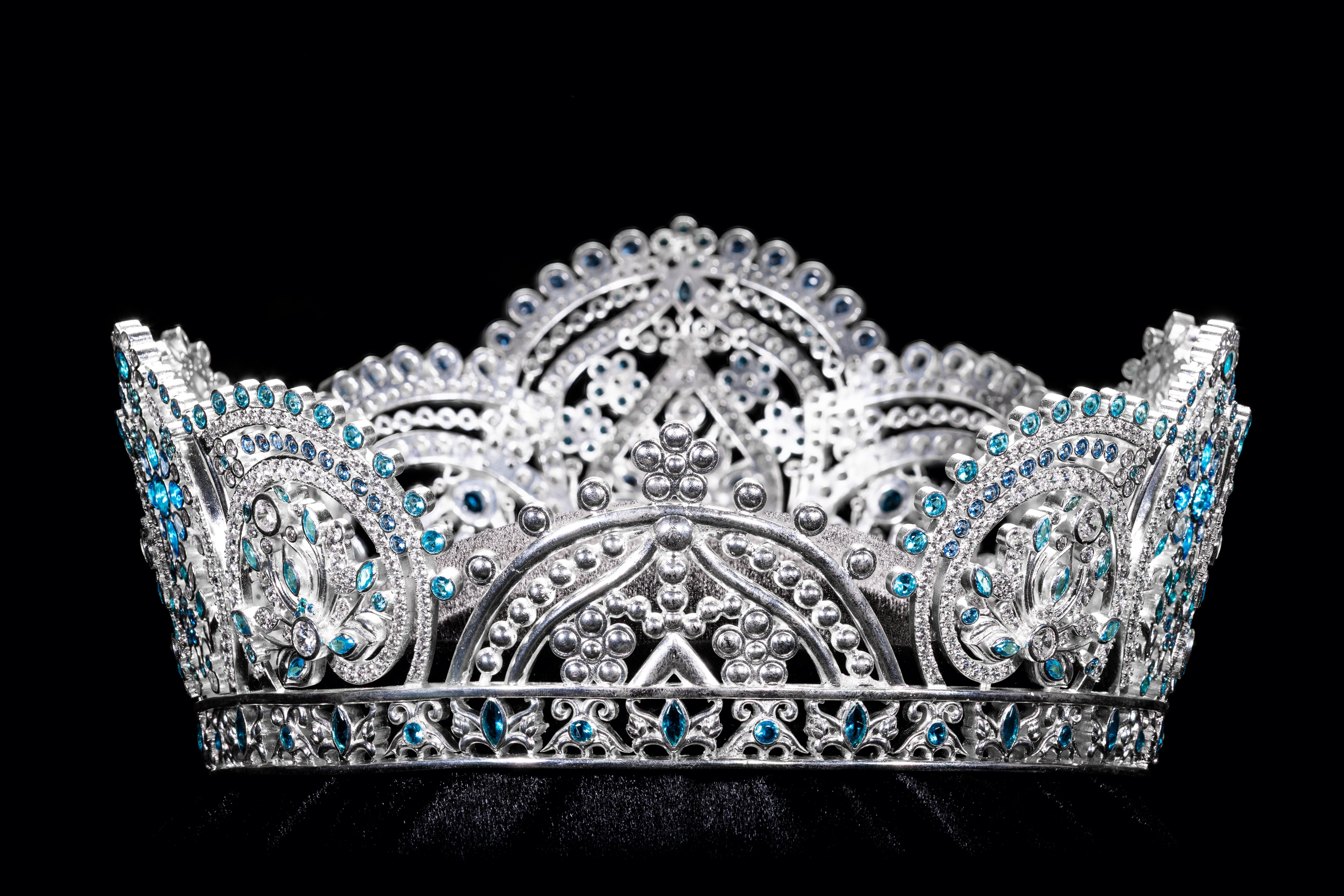 Vương miện &ldquo;Tr&acirc;n hoa tứ qu&yacute;" Miss World Vietnam 2025 đ&iacute;nh kết 3.368 vi&ecirc;n đ&aacute; qu&yacute;- Ảnh 2.