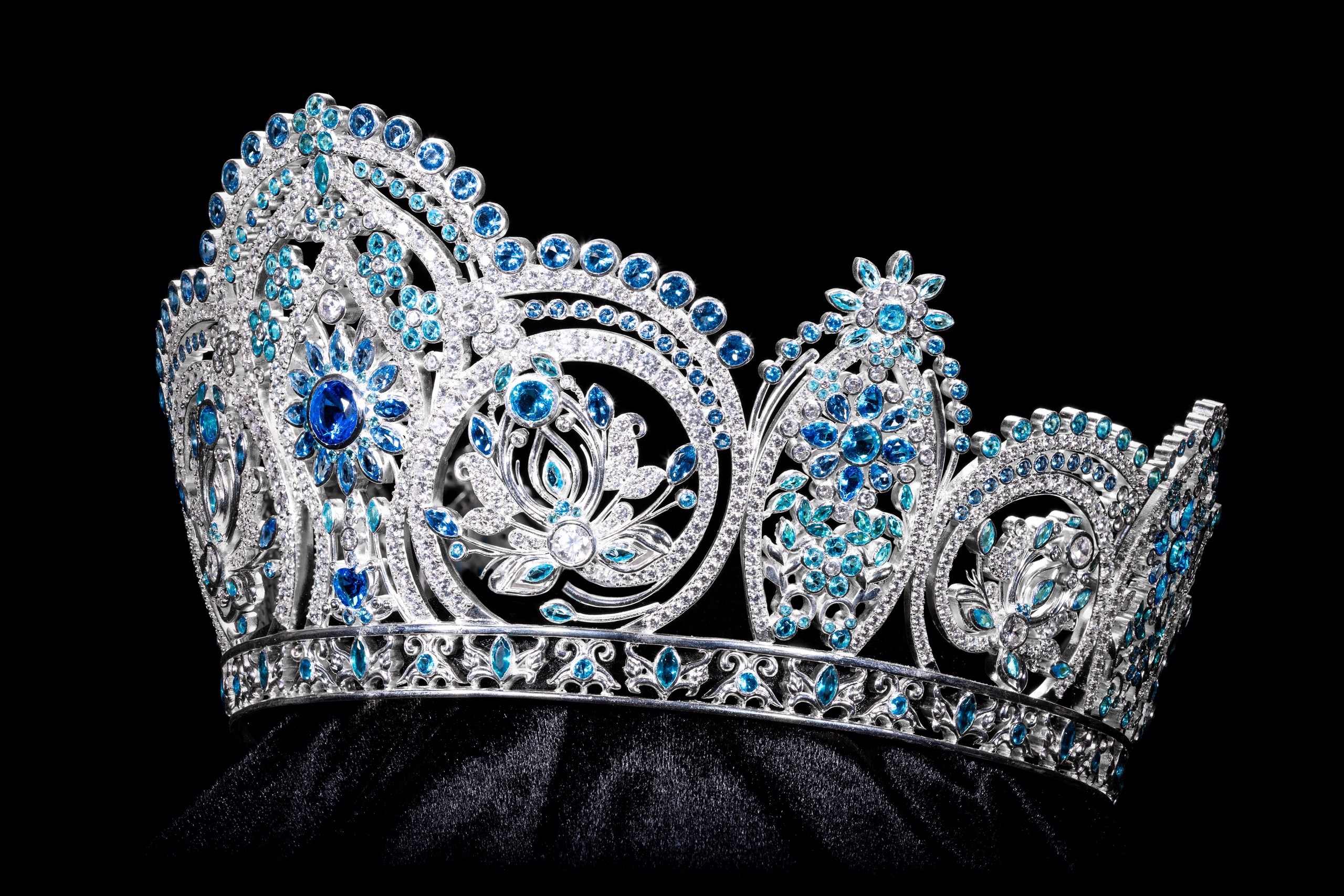 Vương miện &ldquo;Tr&acirc;n hoa tứ qu&yacute;" Miss World Vietnam 2025 đ&iacute;nh kết 3.368 vi&ecirc;n đ&aacute; qu&yacute;- Ảnh 1.