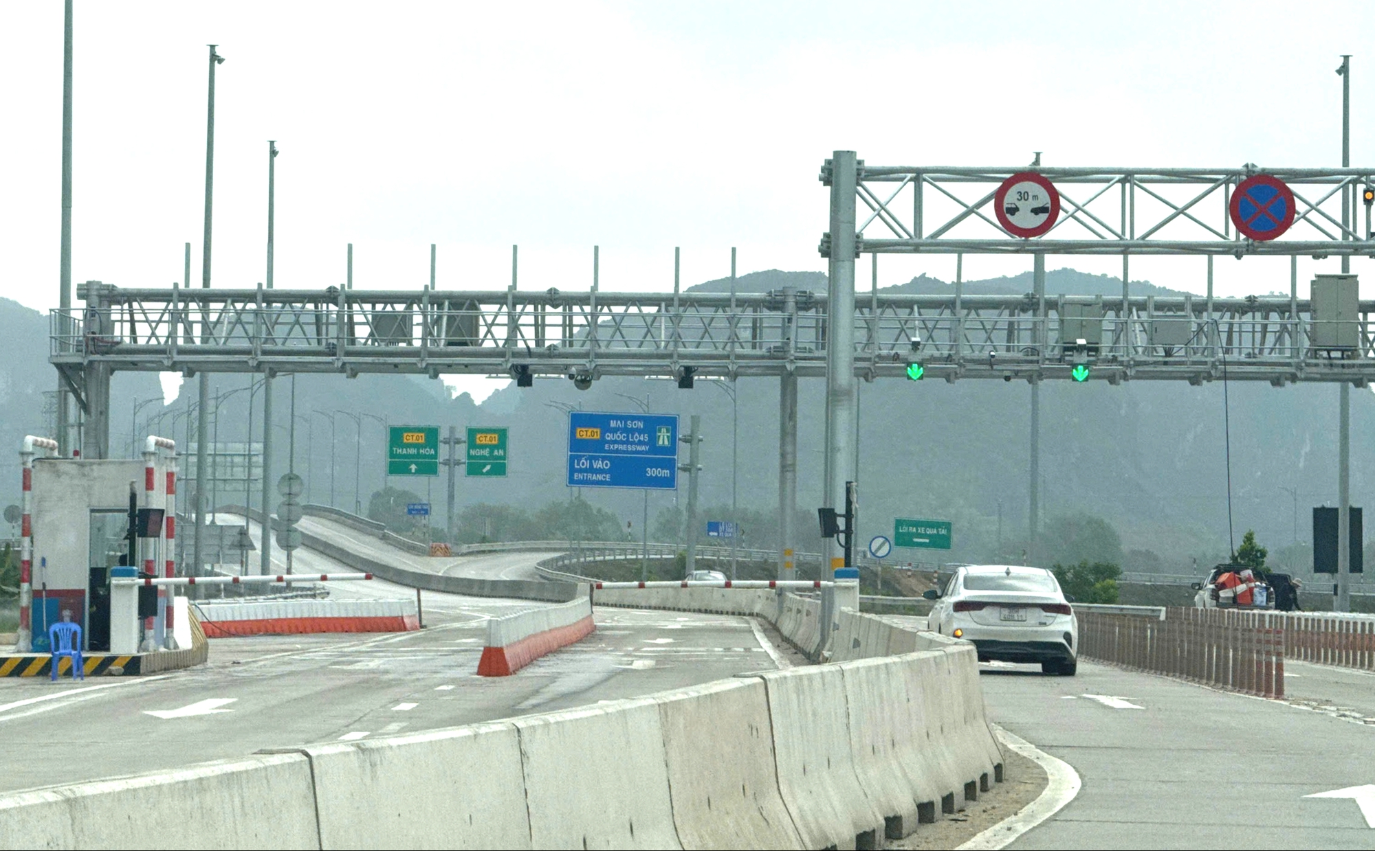 Thu ph&iacute; tự động cao tốc qua Thanh H&oacute;a, Nghệ An: Hệ thống dần ổn định, kh&ocirc;ng &ugrave;n tắc- Ảnh 1.