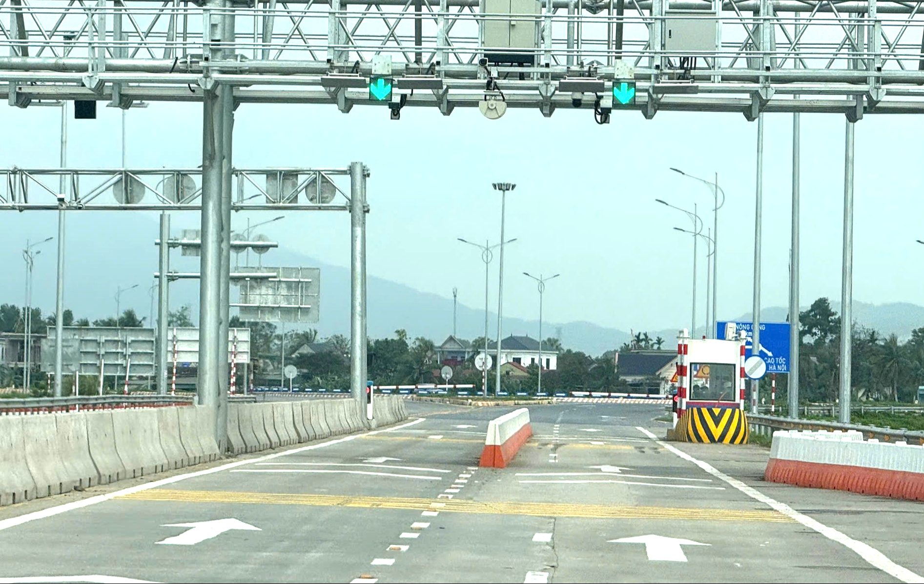 Thu ph&iacute; tự động cao tốc qua Thanh H&oacute;a, Nghệ An: Hệ thống dần ổn định, kh&ocirc;ng &ugrave;n tắc- Ảnh 4.