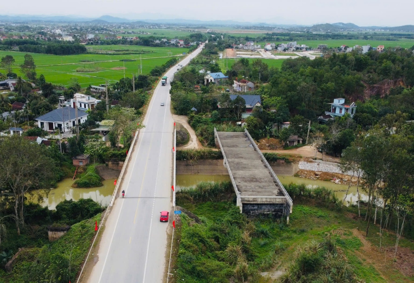 Hai dự &aacute;n giao th&ocirc;ng ngh&igrave;n tỷ nối TP Thanh H&oacute;a với s&acirc;n bay Thọ Xu&acirc;n sẽ về đ&iacute;ch năm 2027- Ảnh 1.