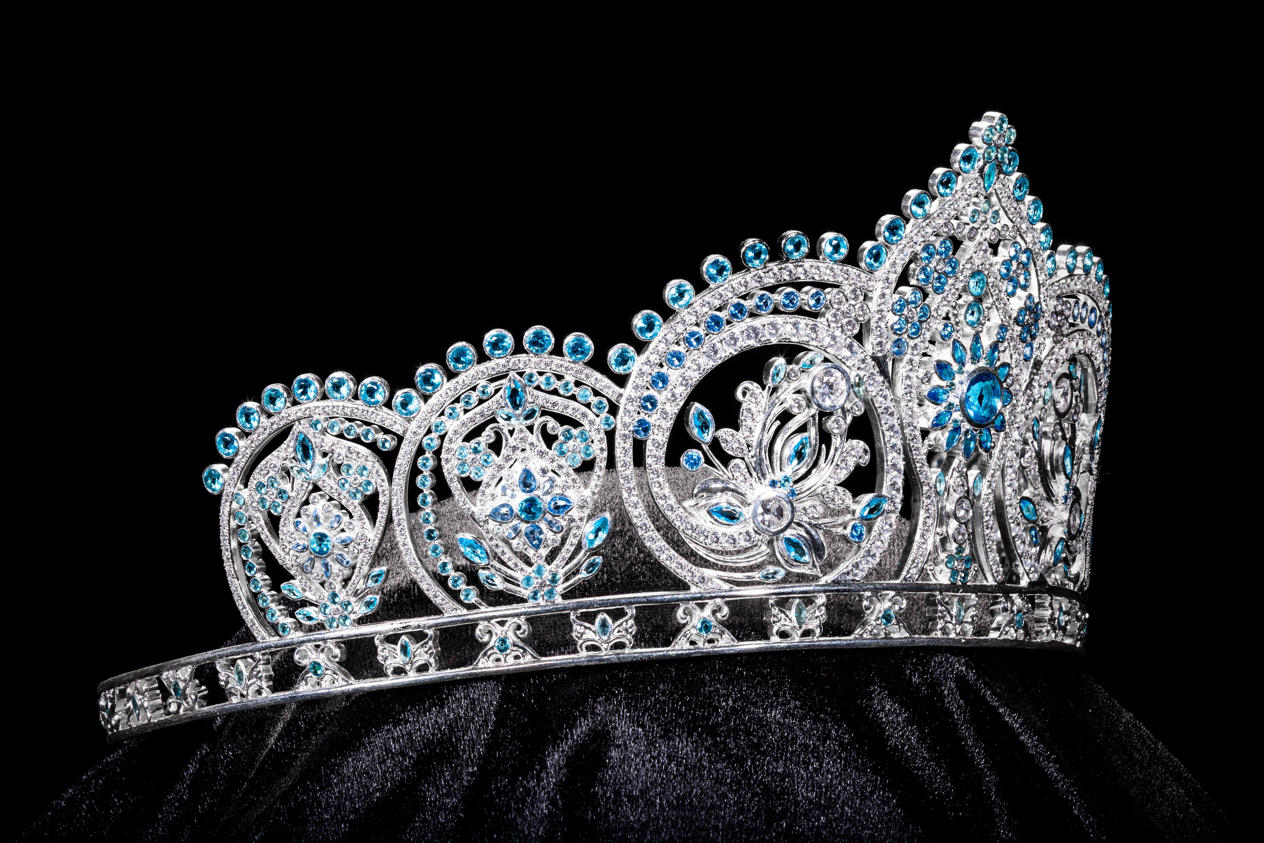 Vương miện &ldquo;Tr&acirc;n hoa tứ qu&yacute;" Miss World Vietnam 2025 đ&iacute;nh kết 3.368 vi&ecirc;n đ&aacute; qu&yacute;- Ảnh 9.