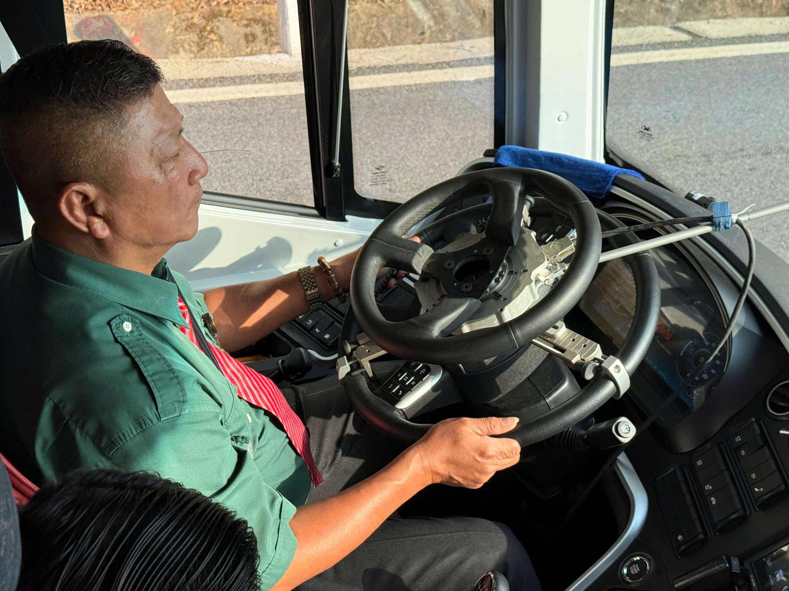 Thiết bị đo hiện đại &ldquo;bắt mạch&rdquo; xe kh&aacute;ch giường nằm hai tầng tr&ecirc;n cung đường đ&egrave;o- Ảnh 14.