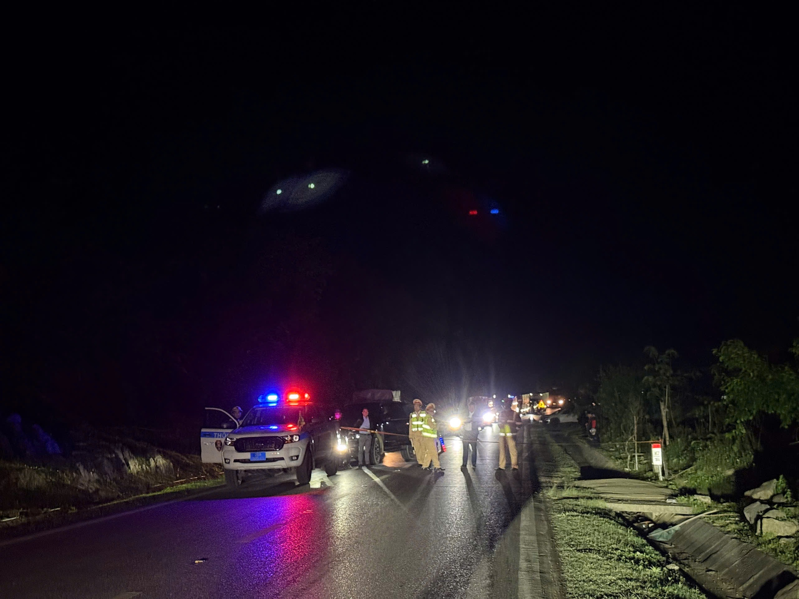 Thiết bị đo hiện đại &ldquo;bắt mạch&rdquo; xe kh&aacute;ch giường nằm hai tầng tr&ecirc;n cung đường đ&egrave;o- Ảnh 24.