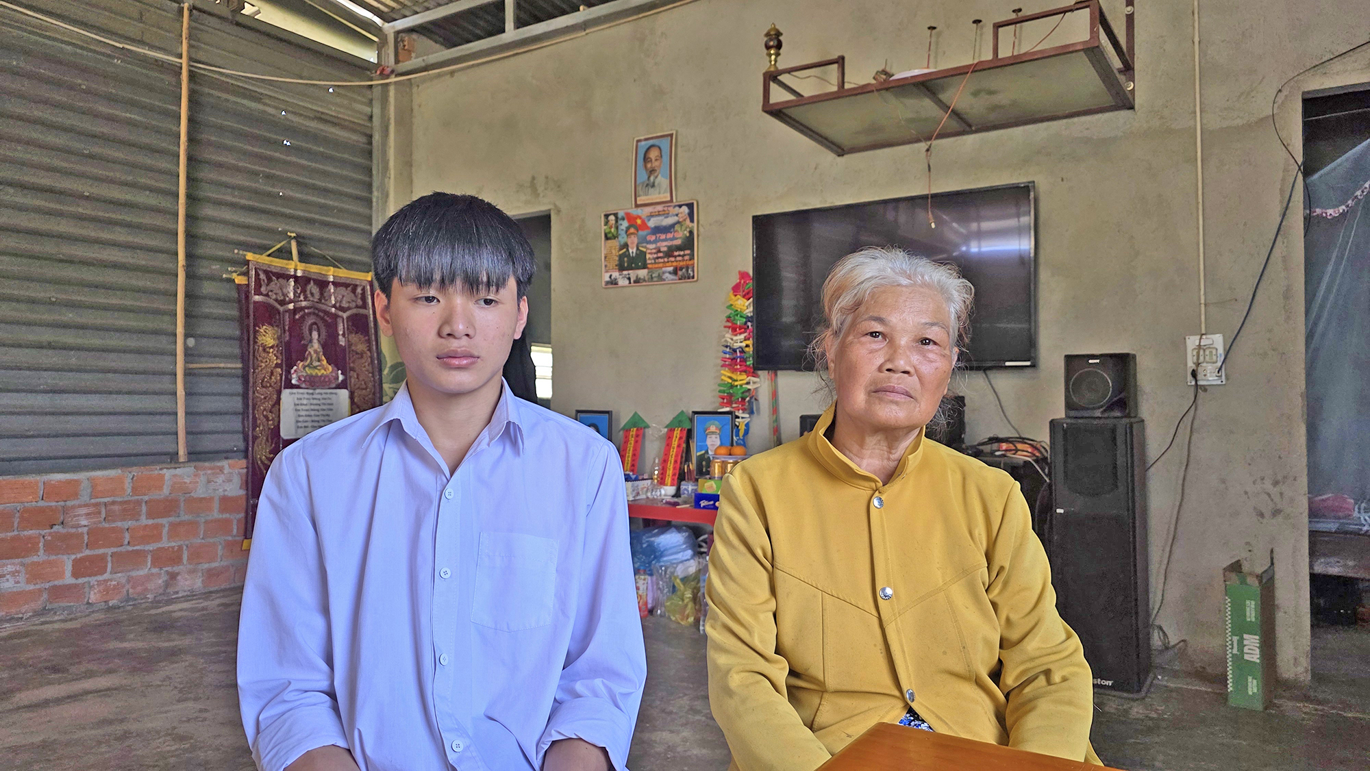 Nỗi đau nam sinh ph&uacute;t chốc mất cả gia đ&igrave;nh- Ảnh 1.