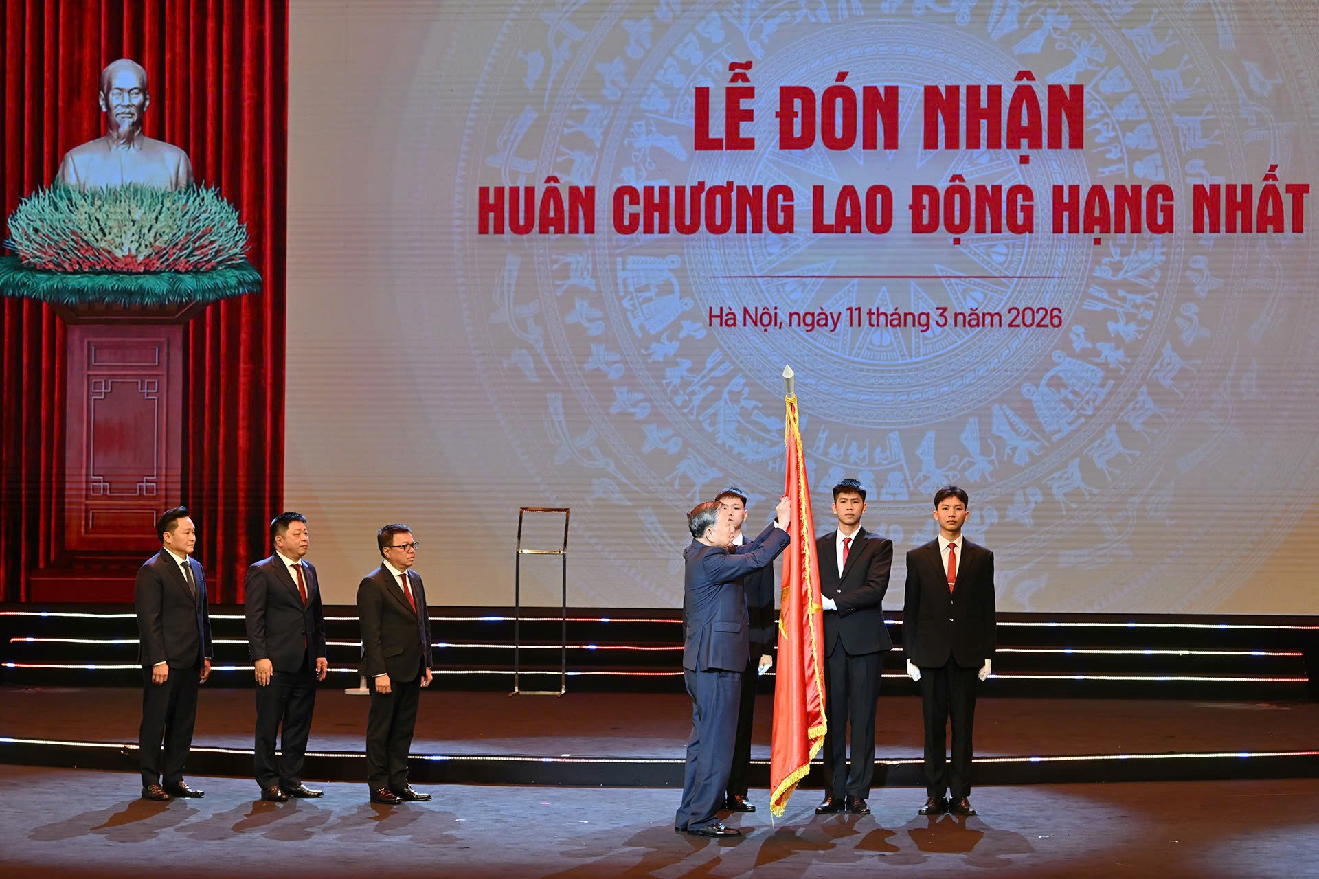 B&aacute;o Nh&acirc;n D&acirc;n tiếp tục giữ vững vai tr&ograve; ngọn cờ ch&iacute;nh trị &ndash; tư tưởng tr&ecirc;n mặt trận b&aacute;o ch&iacute;- Ảnh 3.