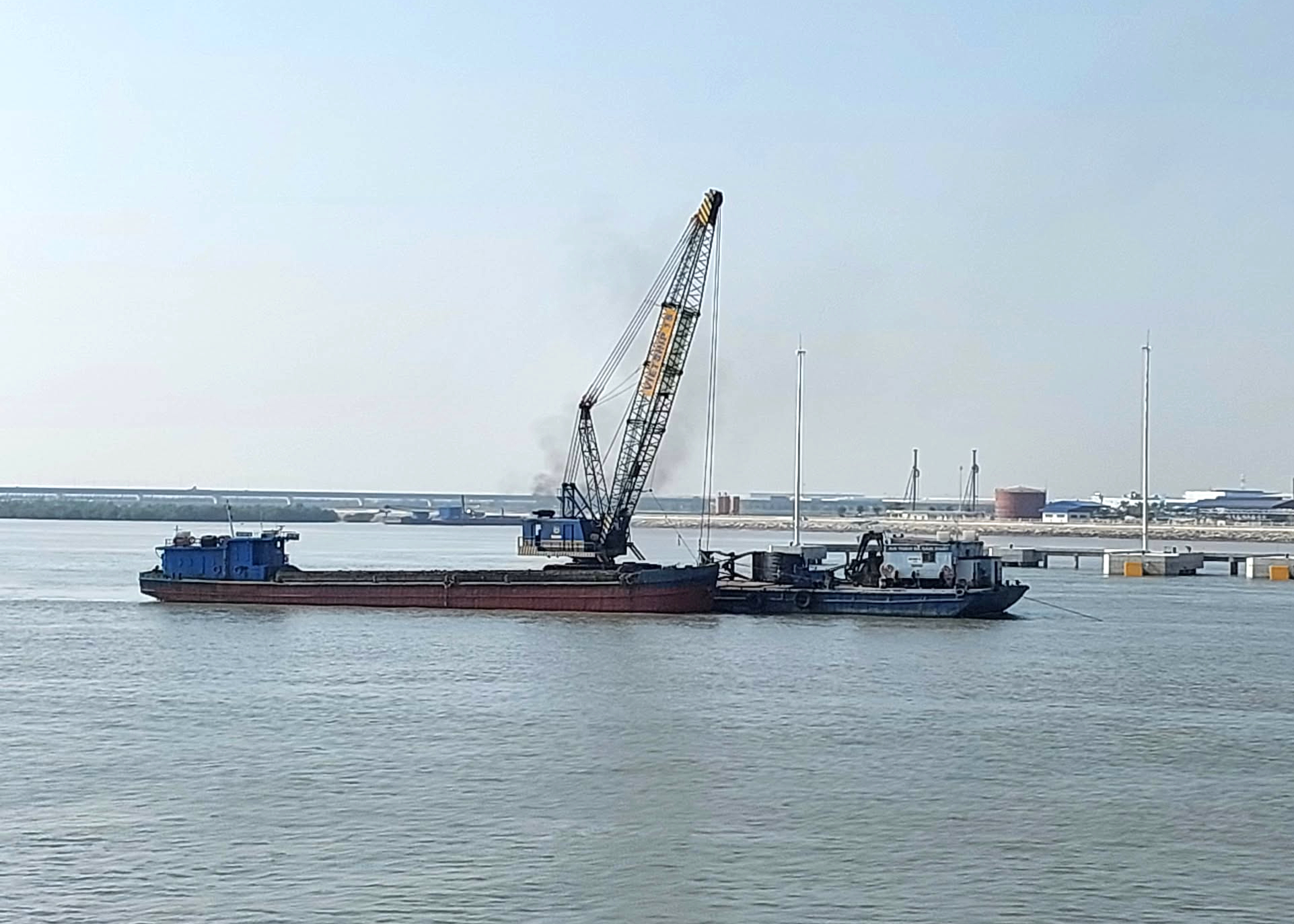 Doanh nghiệp nạo v&eacute;t trong "b&atilde;o gi&aacute;" nhi&ecirc;n liệu: Mở mắt "bốc hơi" cả tỷ đồng- Ảnh 1.