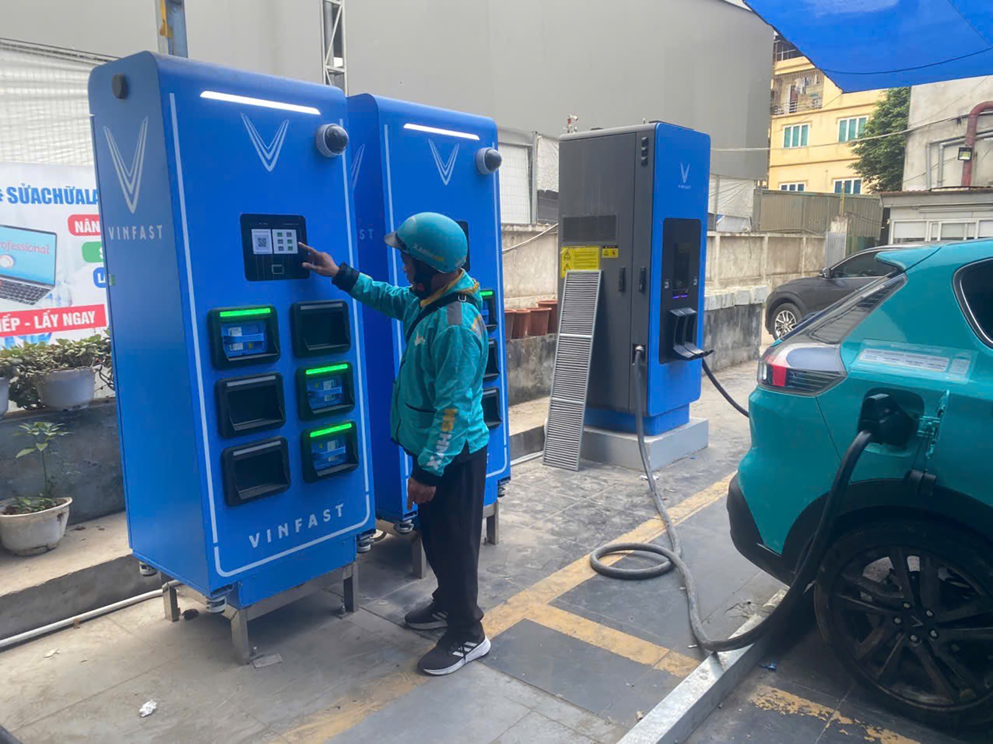 Bùng nổ trạm đổi pin, xe điện sẽ tiện như xe xăng- Ảnh 1.