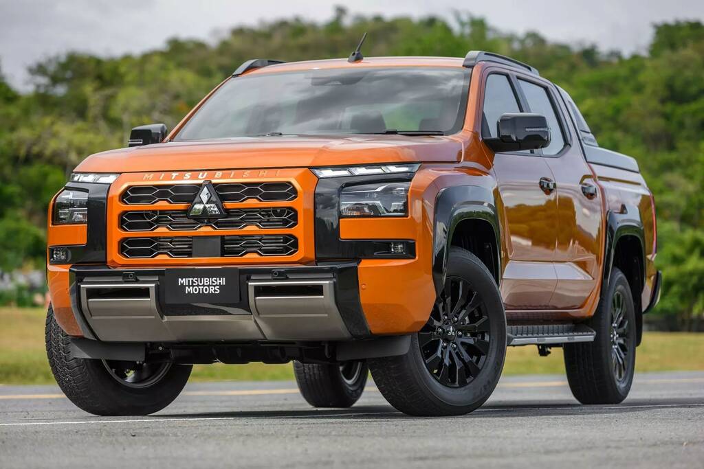Đại chiến bán tải Nhật Mitsubishi Triton và Toyota Hilux- Ảnh 2.