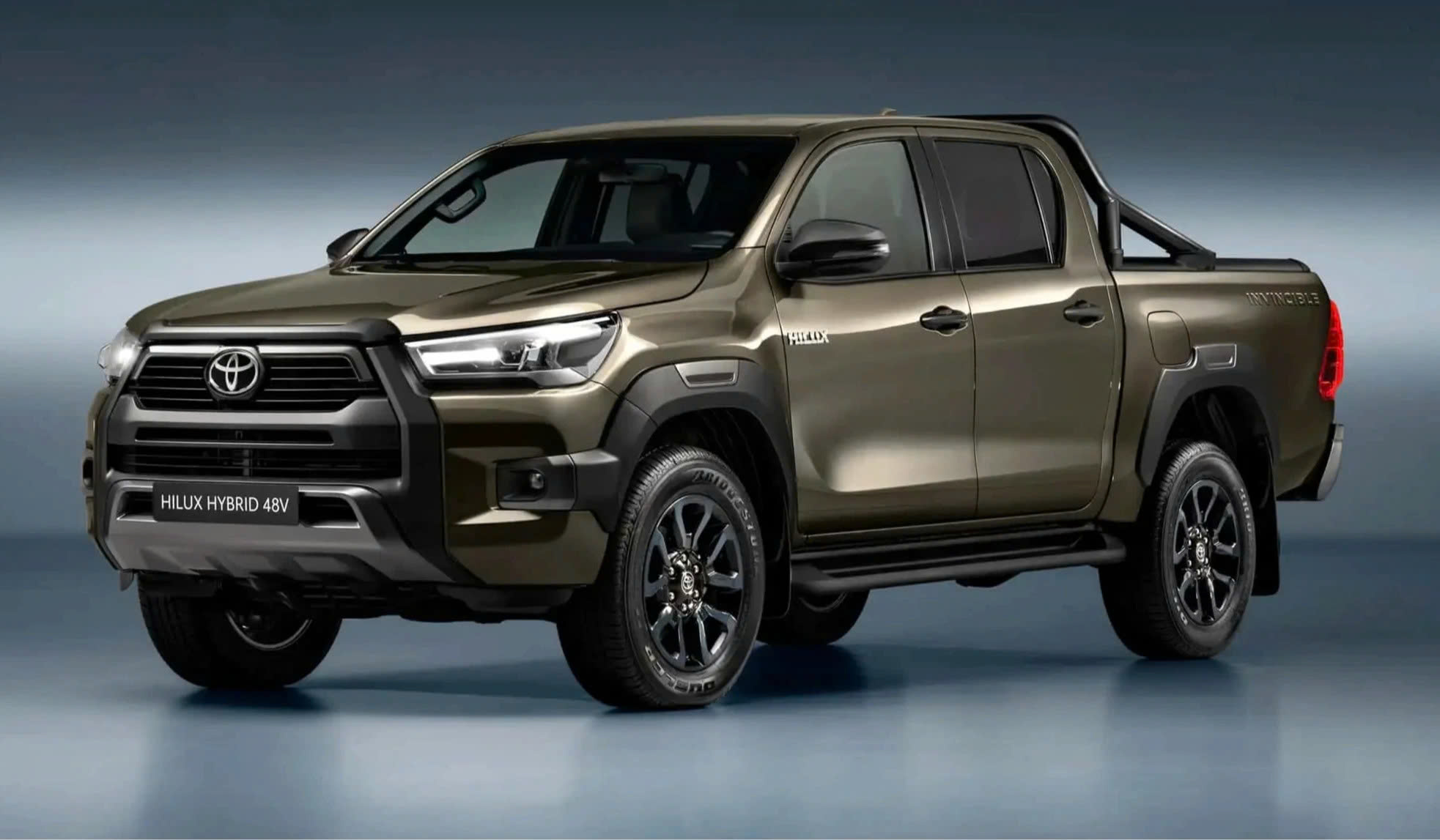 Đại chiến bán tải Nhật Mitsubishi Triton và Toyota Hilux- Ảnh 1.