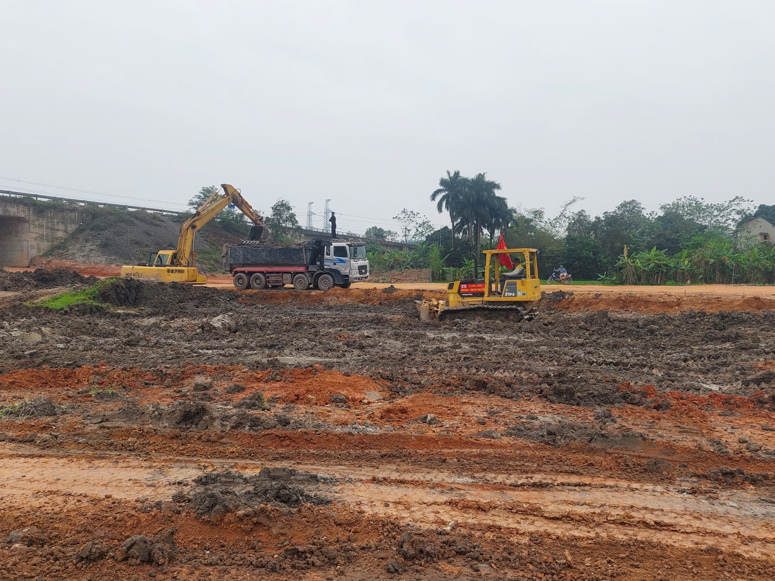 Ph&uacute; Thọ ch&uacute; trọng đầu tư giao th&ocirc;ng li&ecirc;n kết v&ugrave;ng tạo động lực ph&aacute;t triển kinh tế - x&atilde; hội- Ảnh 3.