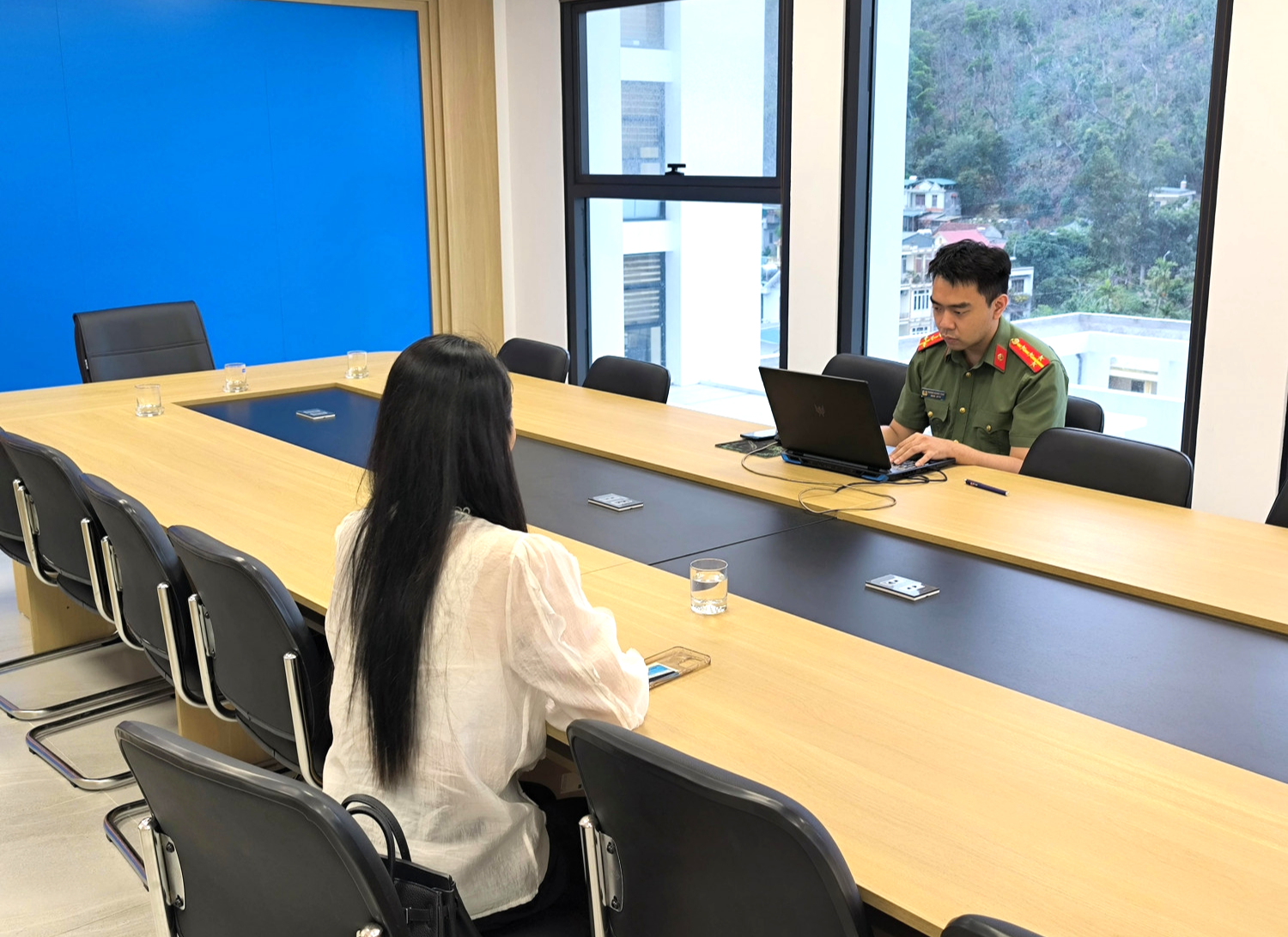 Quảng Ninh: Xử l&yacute; trường hợp đăng tin li&ecirc;n quan v&agrave;ng giả tr&ecirc;n Facebook- Ảnh 1.