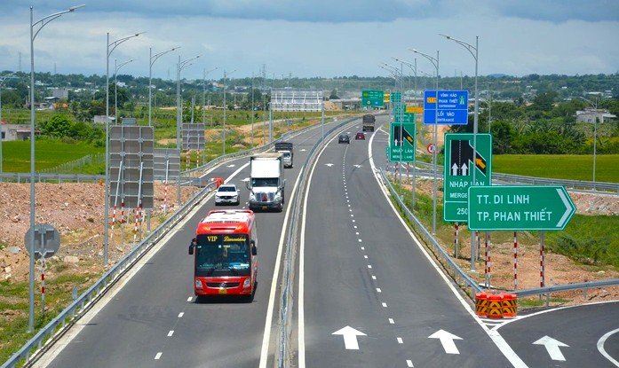 Cục Đường bộ "hiến kế" ổn định gi&aacute; cước vận tải- Ảnh 1.