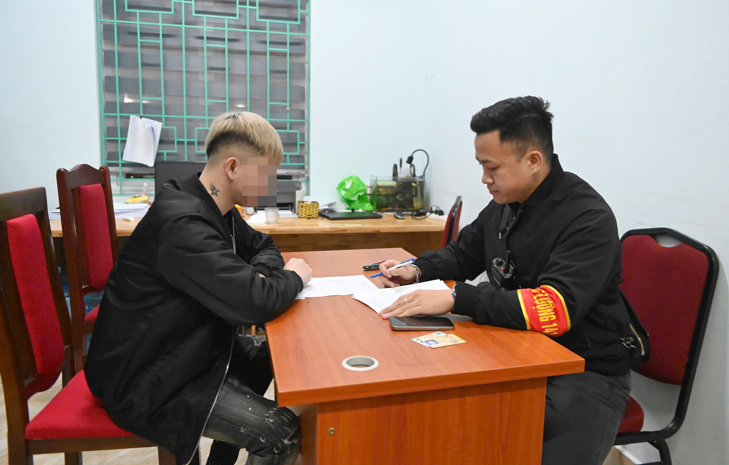 Đ&ecirc;m tuần tra ngăn chặn "qu&aacute;i xế" của cảnh s&aacute;t 141 H&agrave; Nội- Ảnh 11.