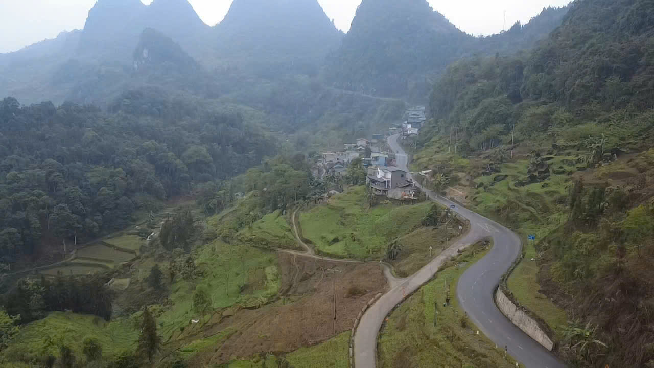 CSGT, c&ocirc;ng an x&atilde; ở L&agrave;o Cai đưa th&ocirc;ng tin bầu cử đến từng bản l&agrave;ng bằng tiếng d&acirc;n tộc- Ảnh 5.