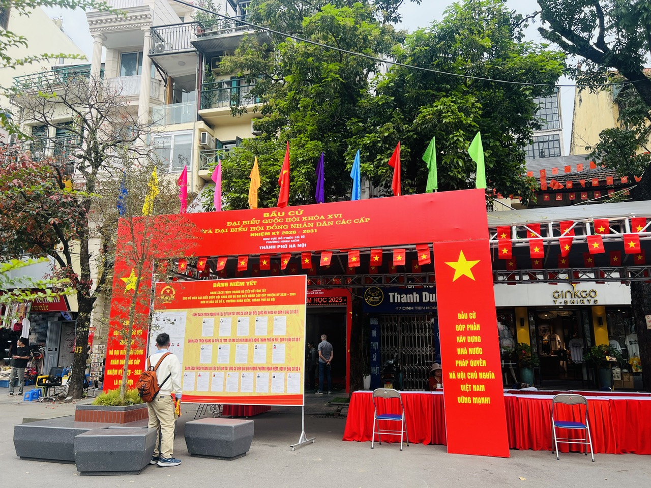 Những điểm bỏ phiếu đặc biệt giữa l&ograve;ng Thủ đ&ocirc;- Ảnh 1.