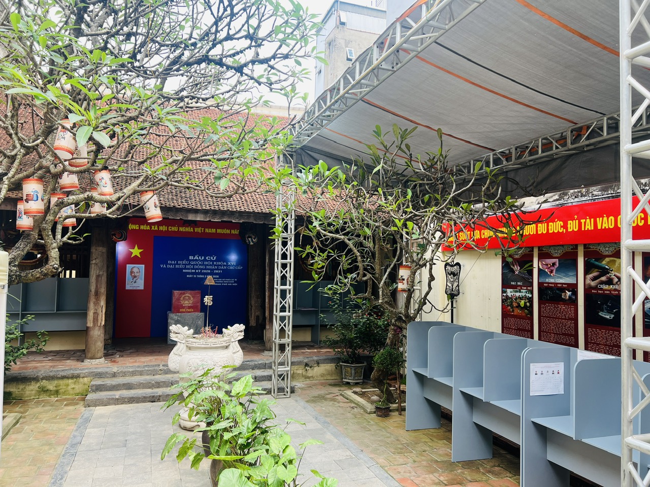 Những điểm bỏ phiếu đặc biệt giữa l&ograve;ng Thủ đ&ocirc;- Ảnh 7.