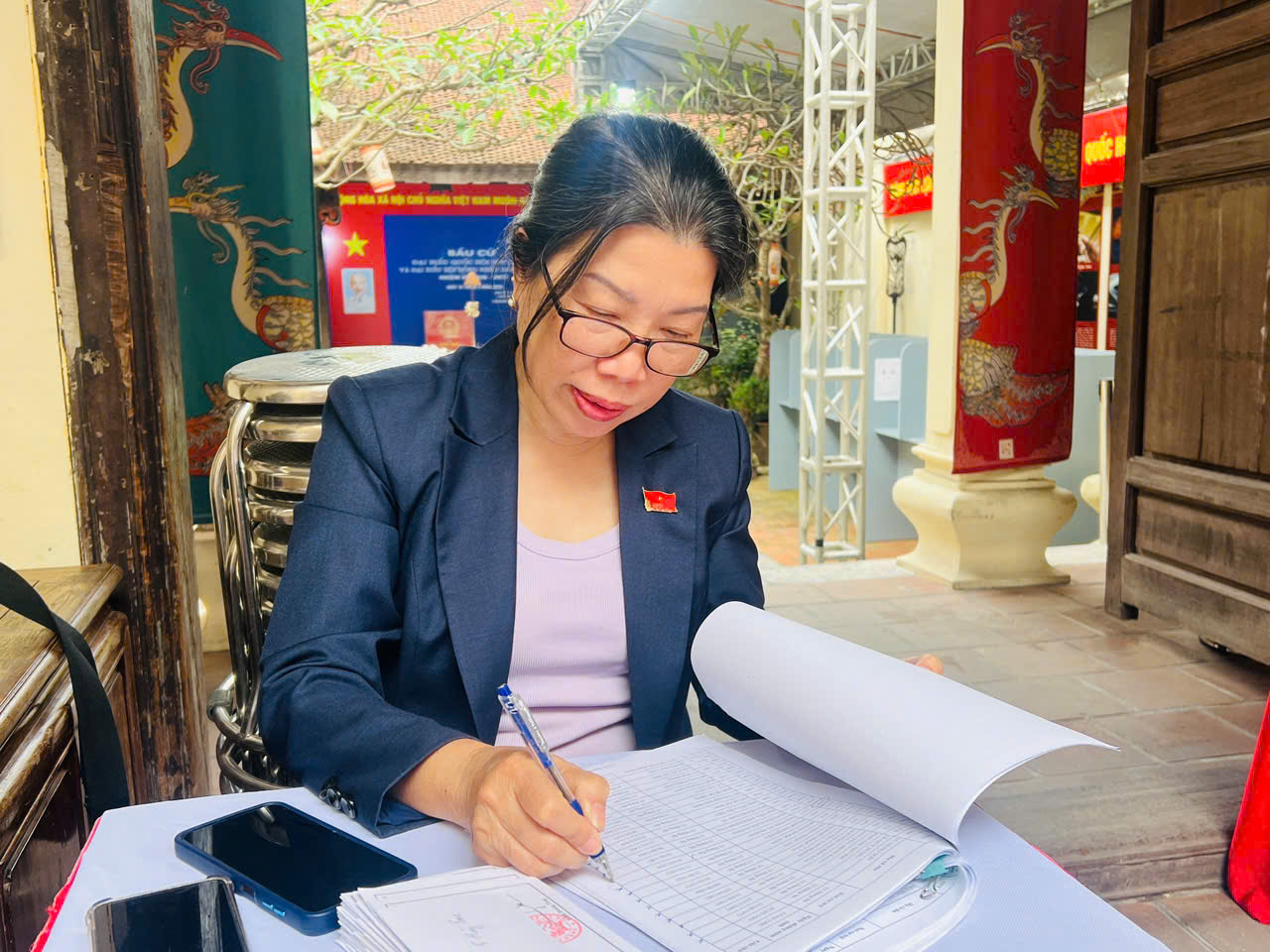 Những điểm bỏ phiếu đặc biệt giữa l&ograve;ng Thủ đ&ocirc;- Ảnh 9.