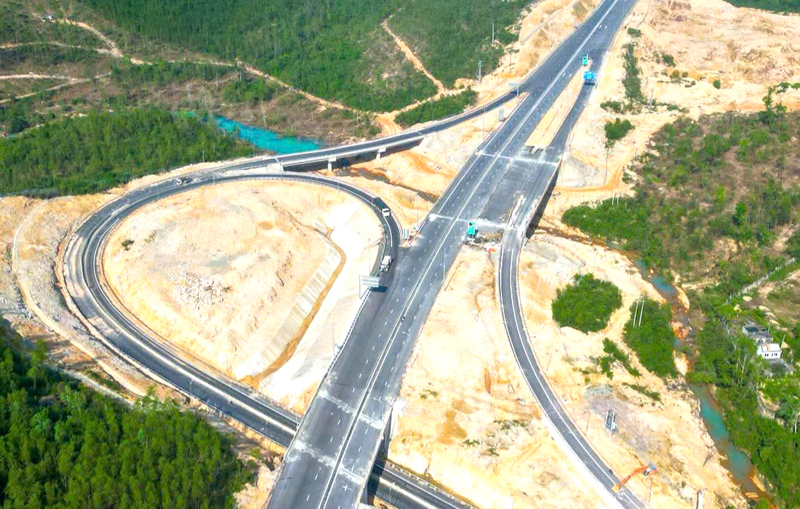 Đắk Lắk: Cảnh b&aacute;o người d&acirc;n kh&ocirc;ng đi v&agrave;o tuyến cao tốc chưa đưa v&agrave;o khai th&aacute;c- Ảnh 2.