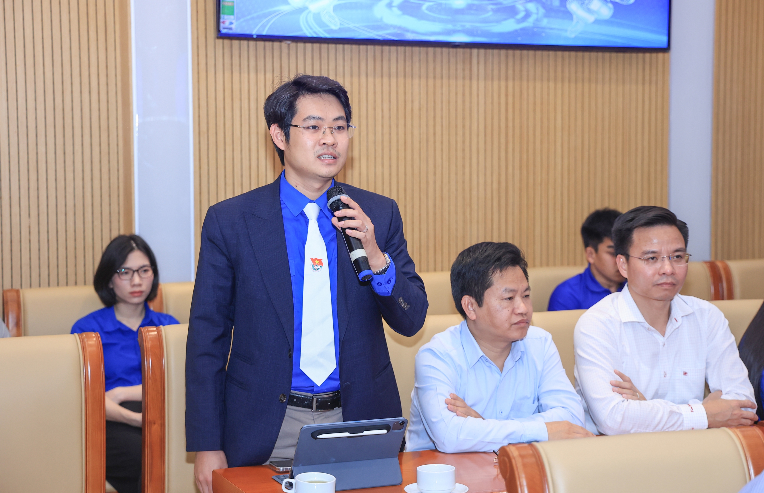 Bộ trưởng Trần Hồng Minh: Tuổi trẻ X&acirc;y dựng giữ vững "t&acirc;m trong, tr&iacute; s&aacute;ng, ho&agrave;i b&atilde;o lớn"- Ảnh 6.