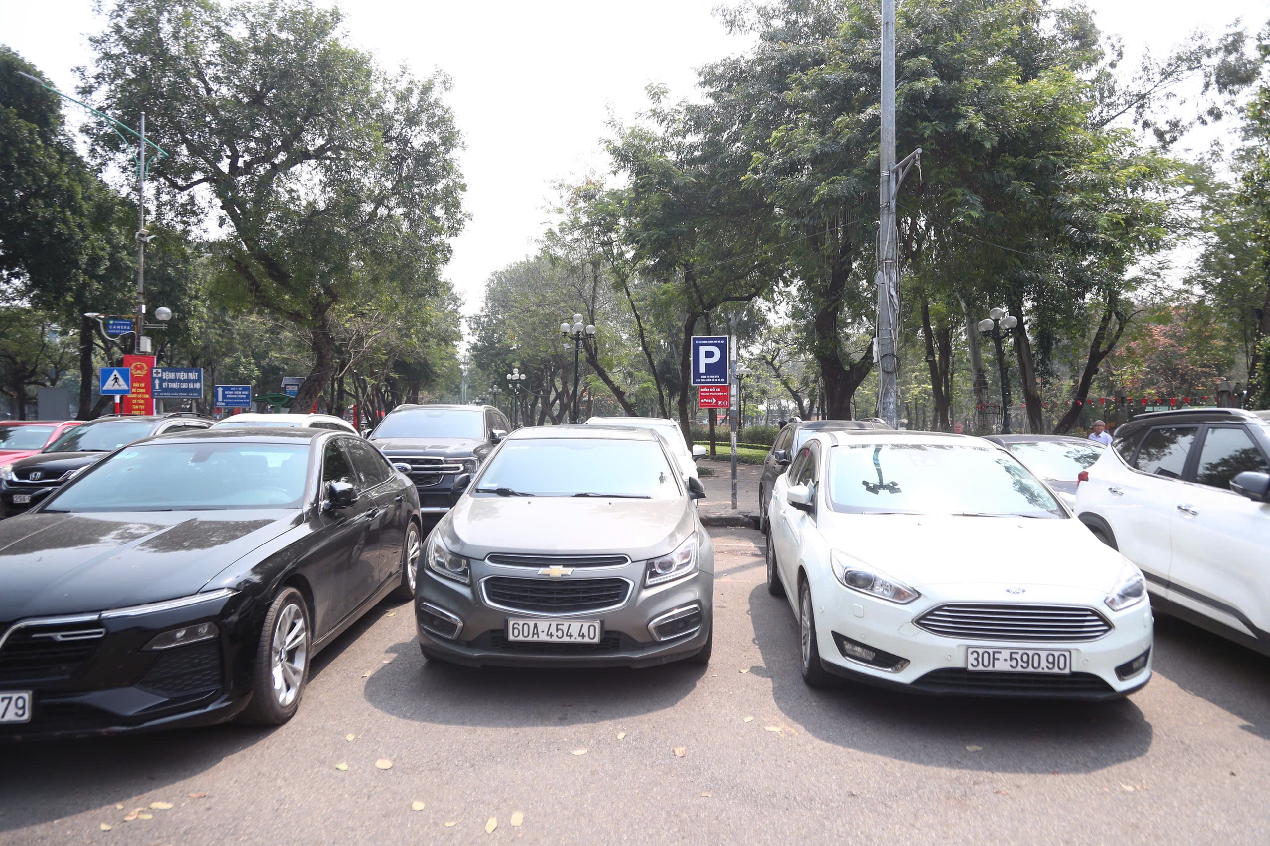 Nhiều điểm tr&ocirc;ng giữ xe ở H&agrave; Nội vạch sơn mờ, thậm ch&iacute; &ldquo;mất dấu&rdquo;- Ảnh 9.