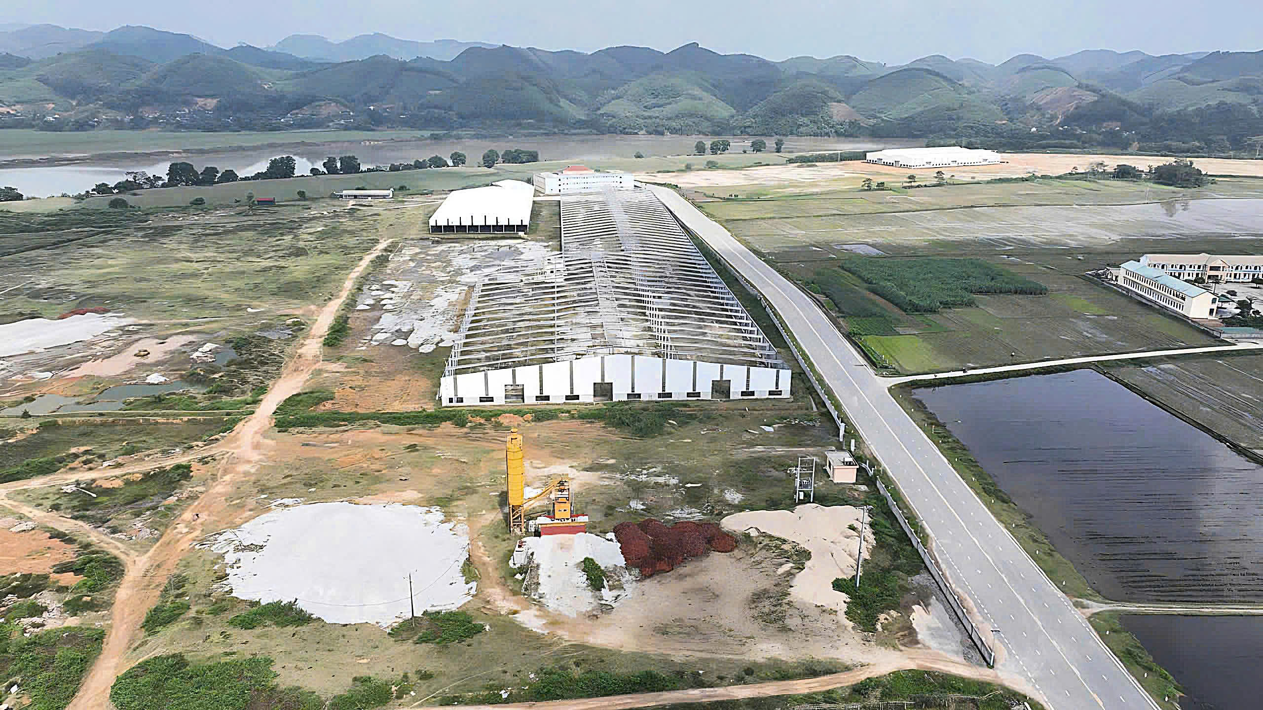 Nghệ An gỡ &ldquo;n&uacute;t thắt&rdquo; để th&uacute;c đẩy ph&aacute;t triển c&aacute;c cụm c&ocirc;ng nghiệp- Ảnh 1.