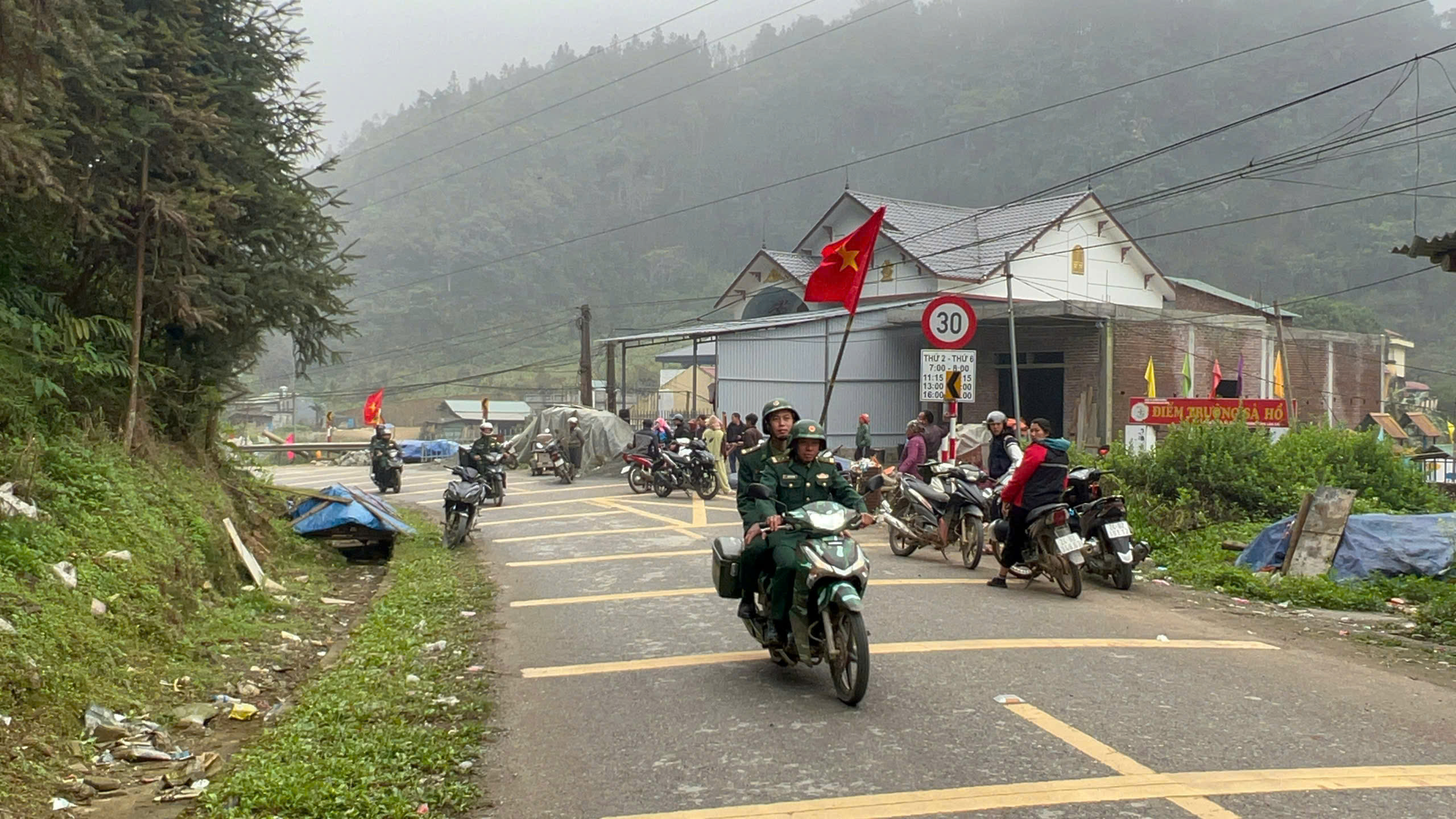 Bộ đội Bi&ecirc;n ph&ograve;ng L&agrave;o Cai chuẩn bị cho &ldquo;Ng&agrave;y hội non s&ocirc;ng&rdquo;- Ảnh 2.