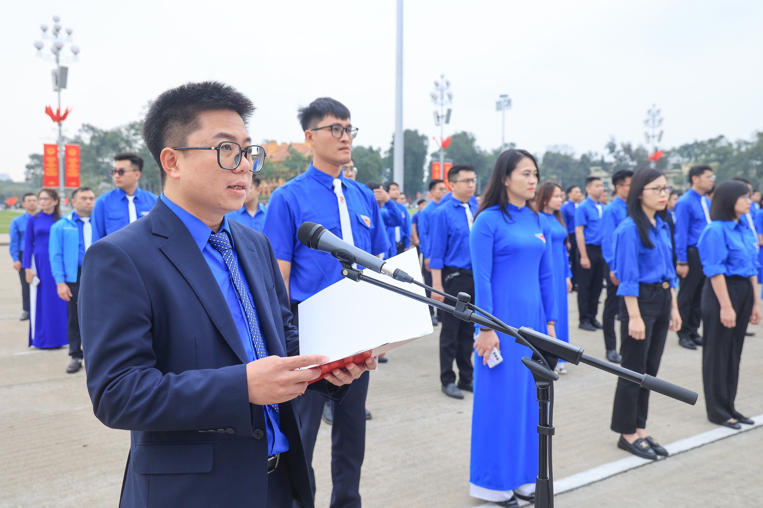 Đảng uỷ Bộ Xây dựng tổ chức kết nạp đảng viên mới tại Lăng Chủ tịch Hồ Chí Minh- Ảnh 22. Đảng uỷ Bộ Xây dựng tổ chức kết nạp đảng viên mới tại Lăng Chủ tịch Hồ Chí Minh- Ảnh 22.